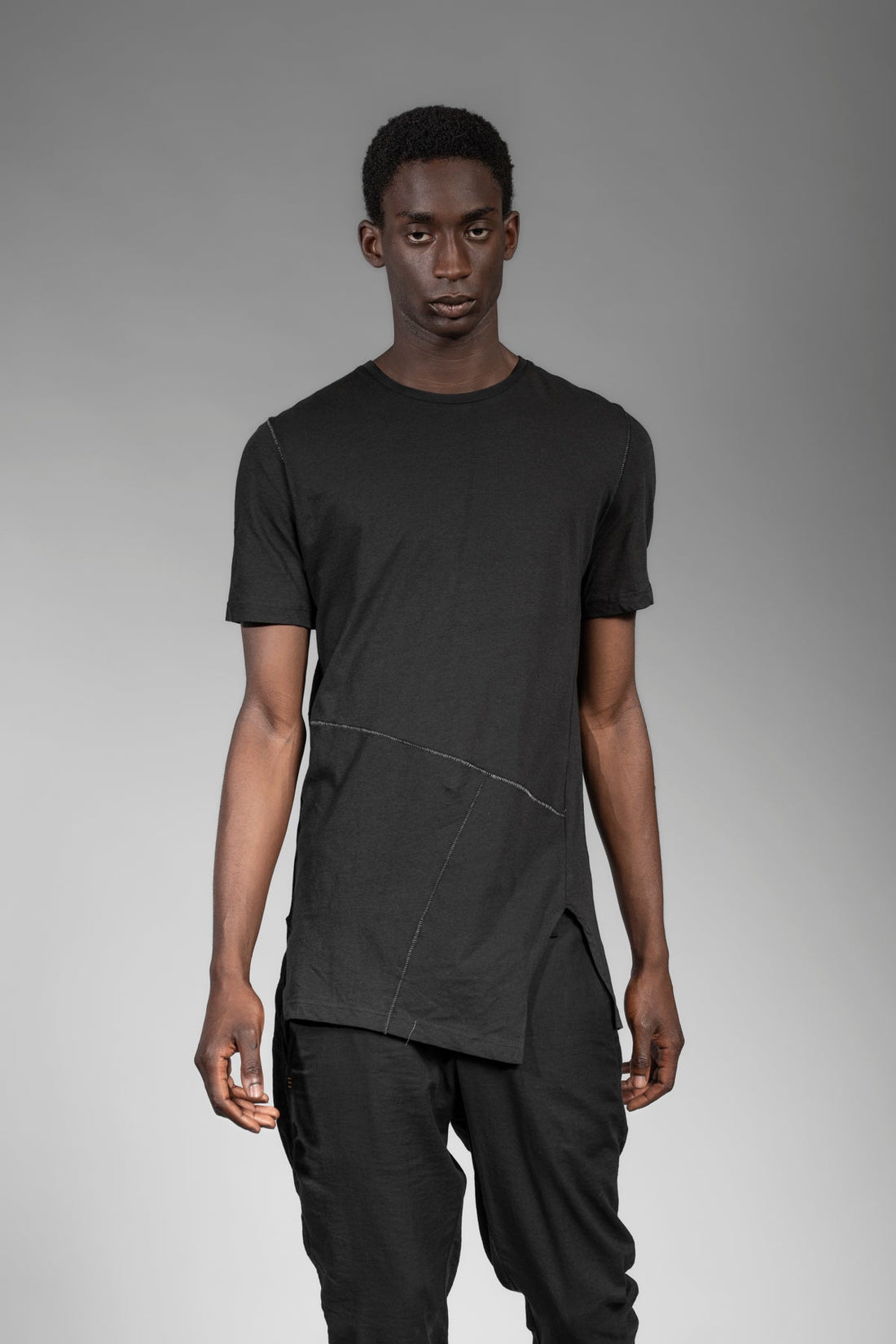 eigensinnig wien | Artmann | Schwarzes Designer T-Shirt in Long Fit