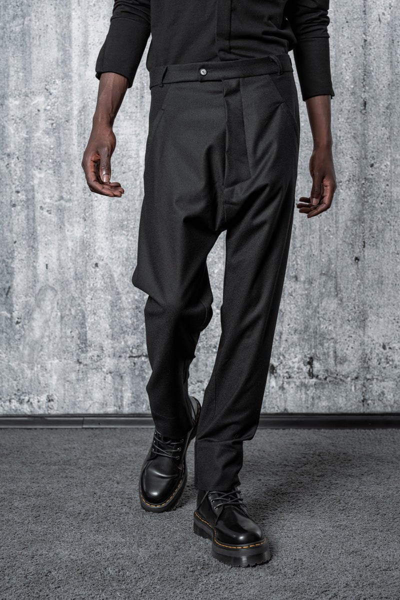 eigensinnig wien | Allegro | Elegante schwarze Baggy Anzughose für Herren aus Wolle