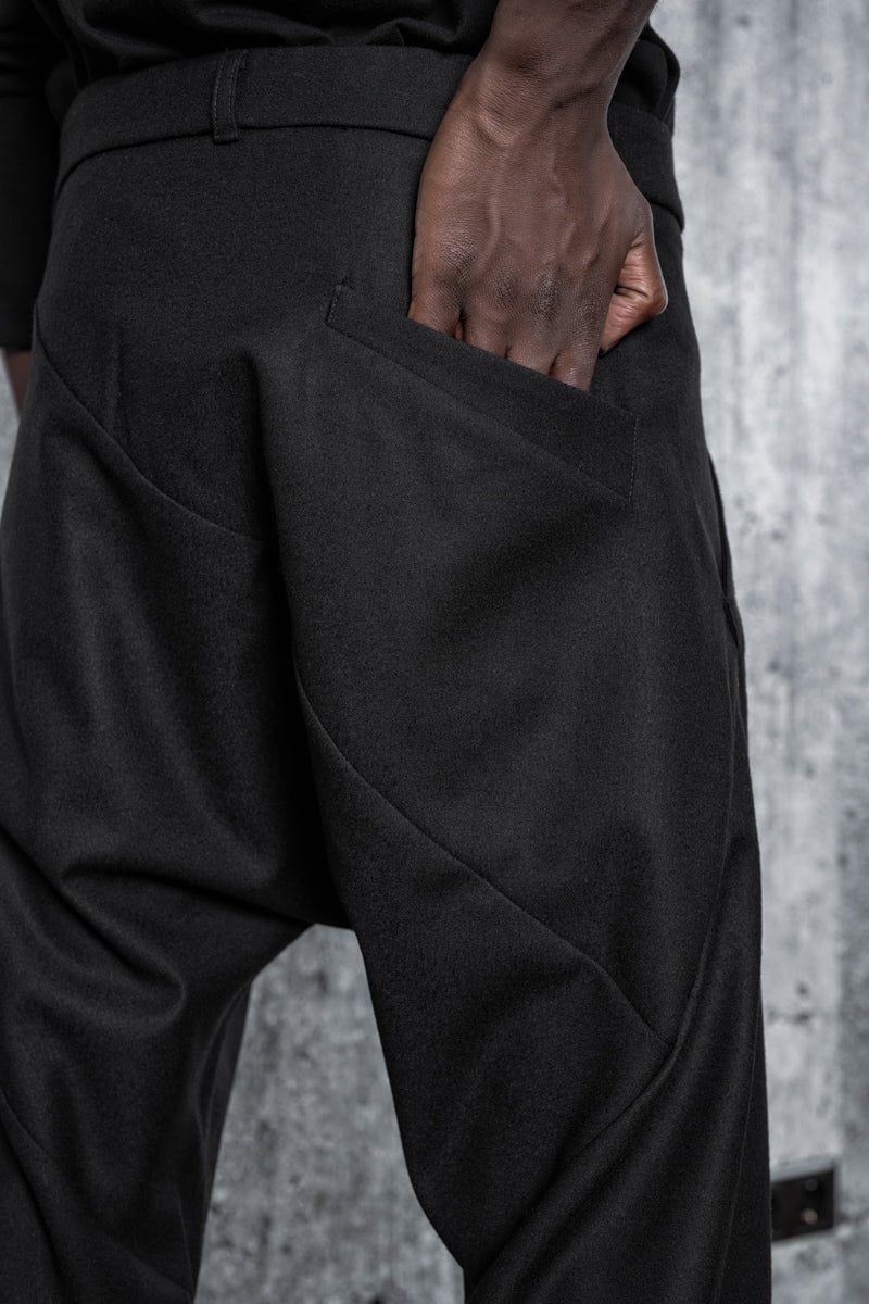 eigensinnig wien | Allegro | Elegante schwarze Baggy Anzughose für Herren aus Wolle