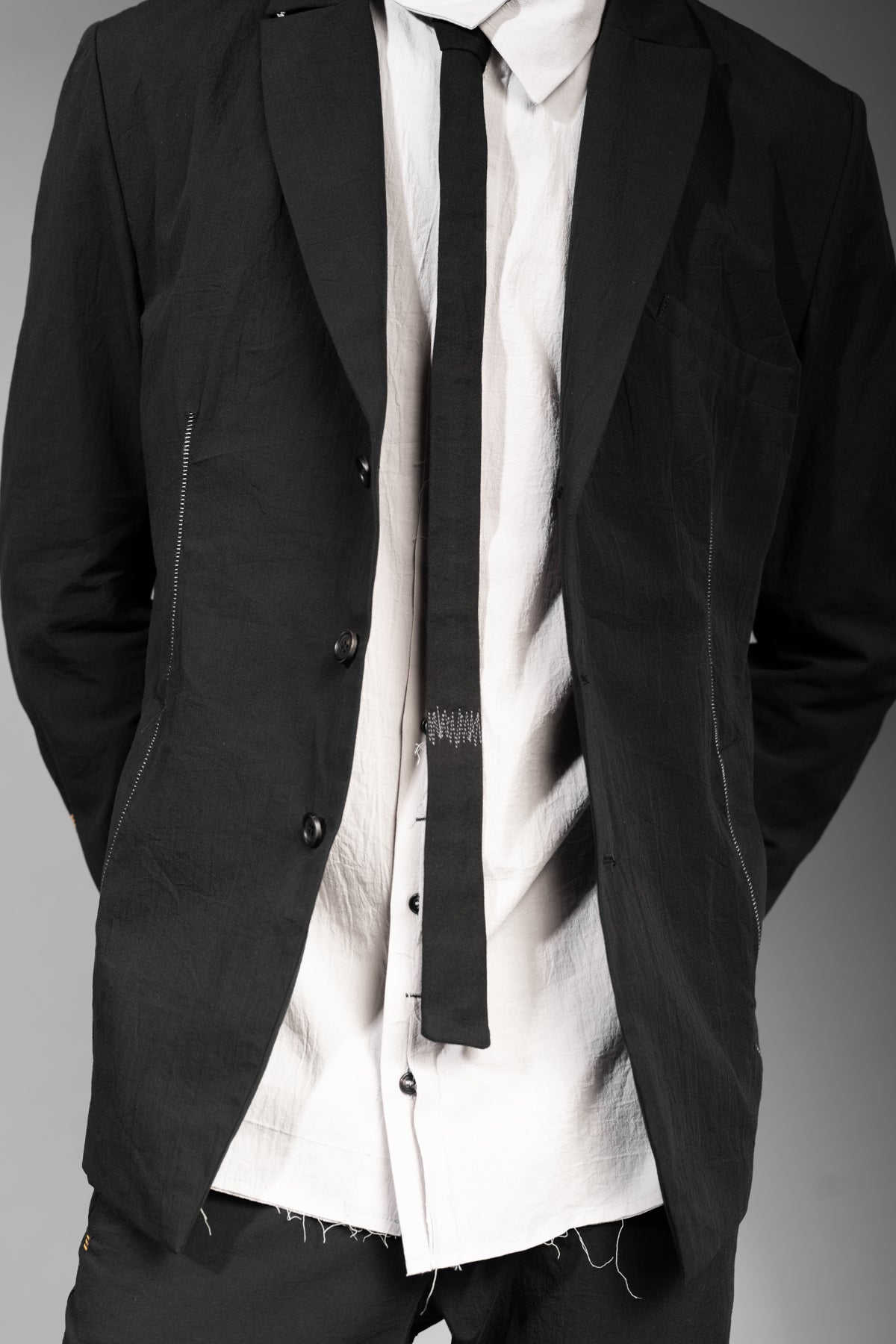 eigensinnig wien | Argo | Schwarzes Designer Herren-Sakko aus japanischer Baumwolle