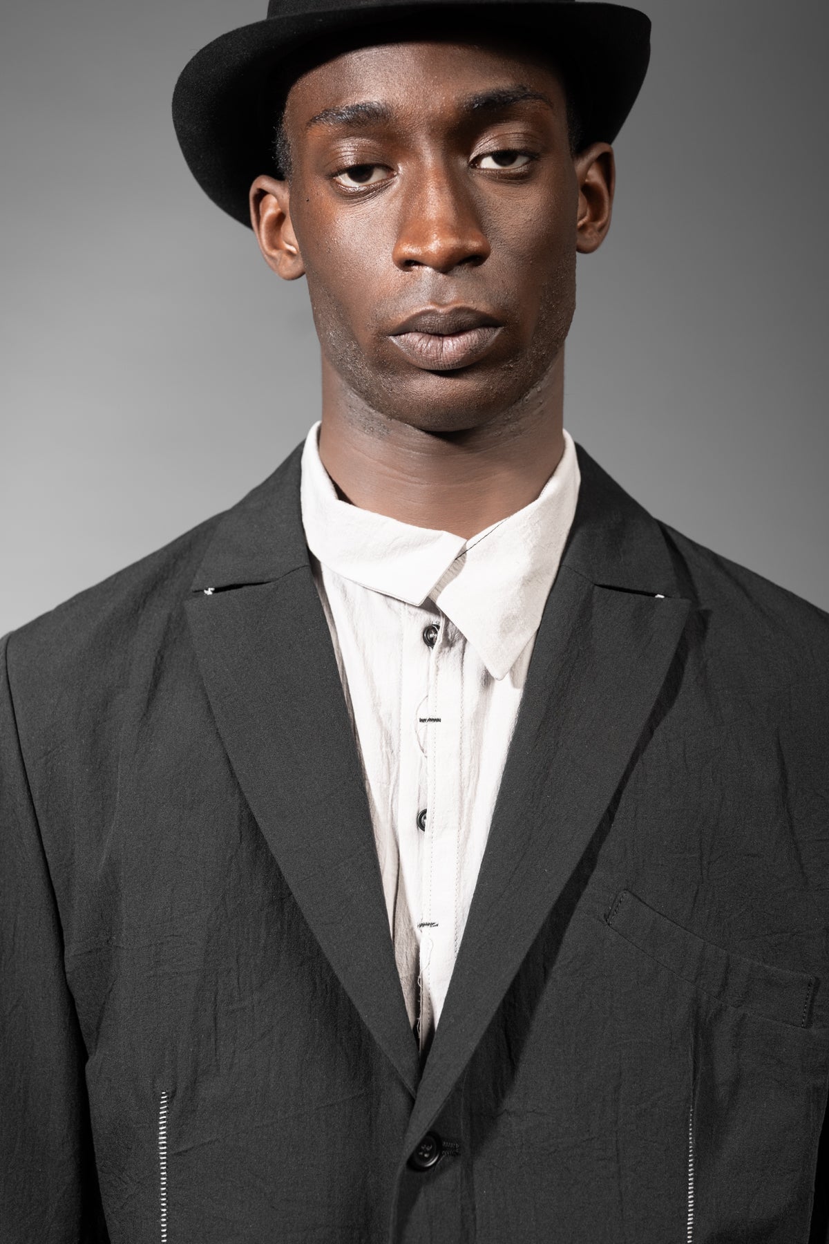 eigensinnig wien | Argo | Schwarzes Designer Herren-Sakko aus japanischer Baumwolle