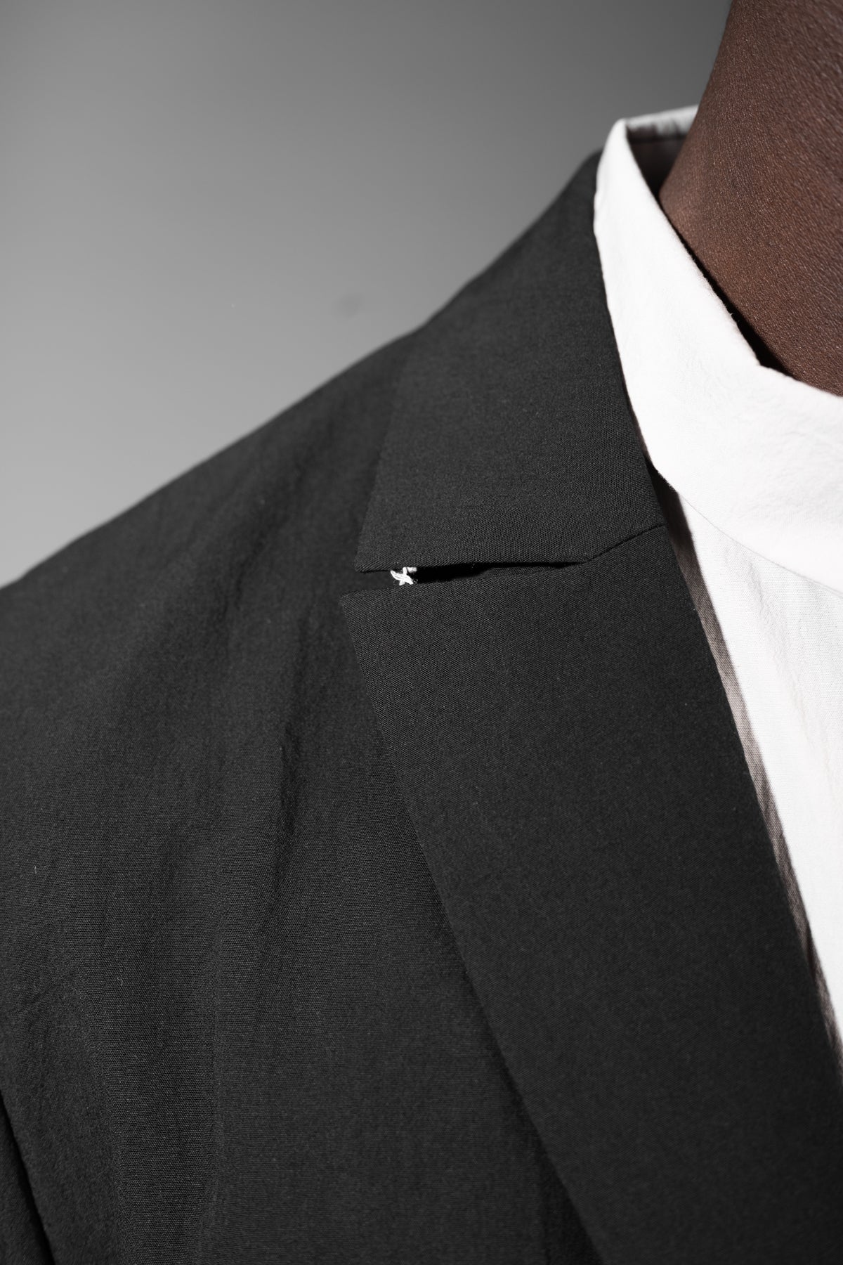 eigensinnig wien | Argo | Schwarzes Designer Herren-Sakko aus japanischer Baumwolle