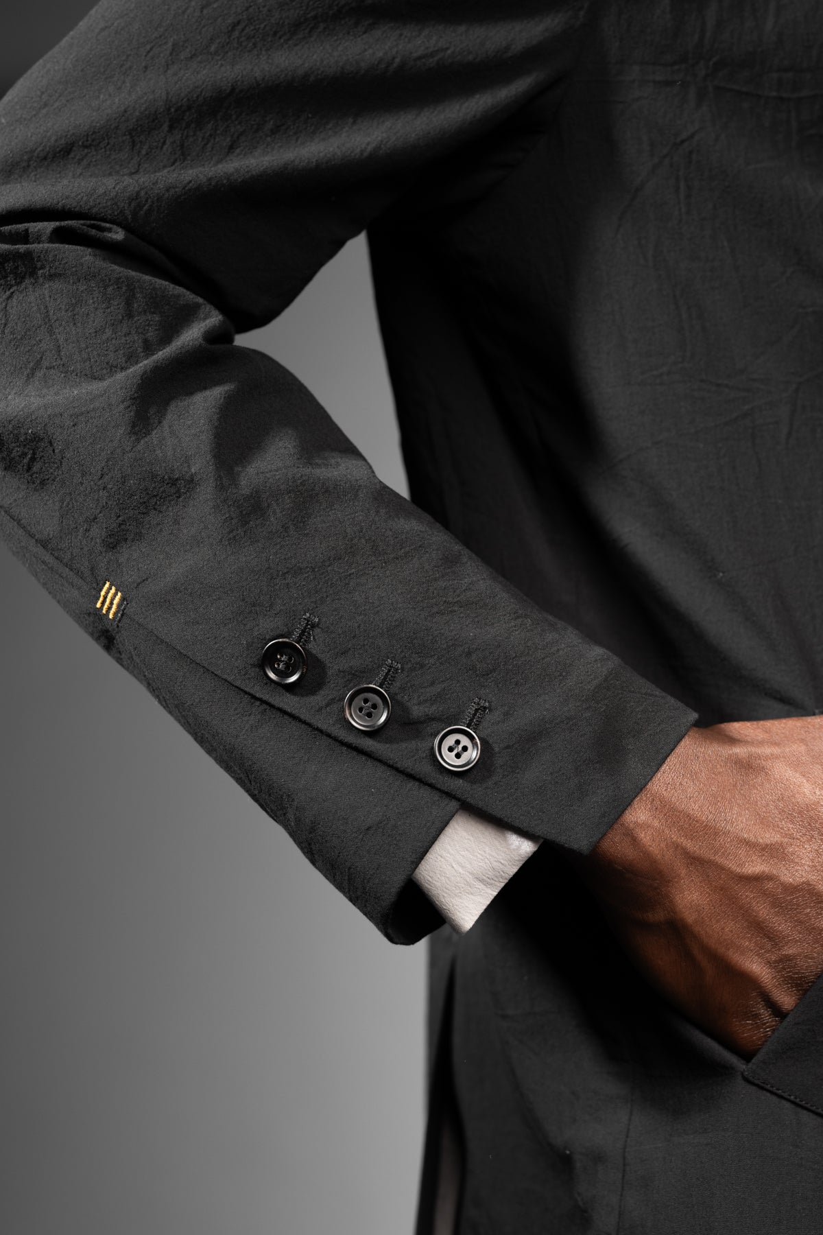 eigensinnig wien | Argo | Schwarzes Designer Herren-Sakko aus japanischer Baumwolle