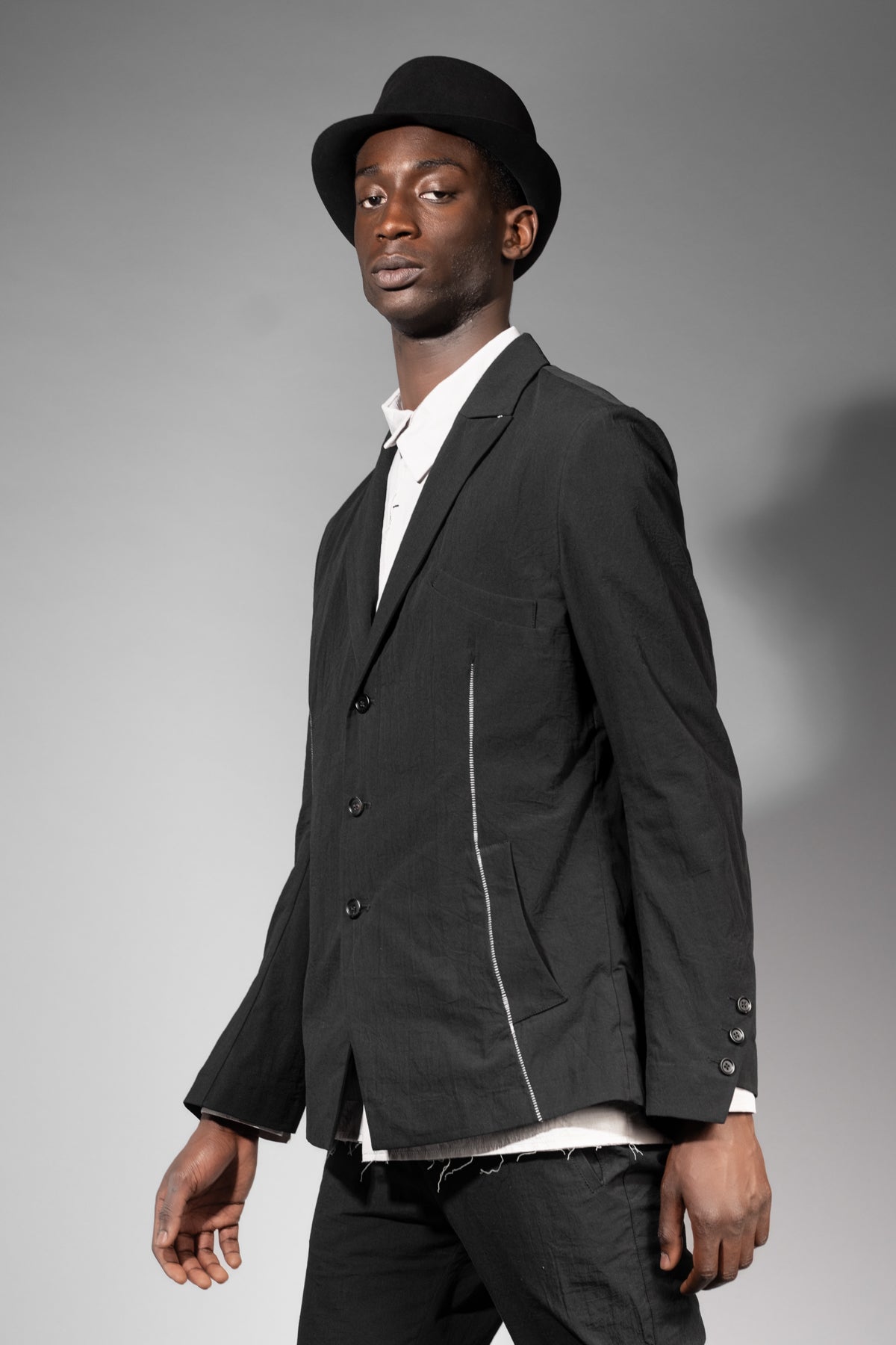 eigensinnig wien | Argo | Schwarzes Designer Herren-Sakko aus japanischer Baumwolle