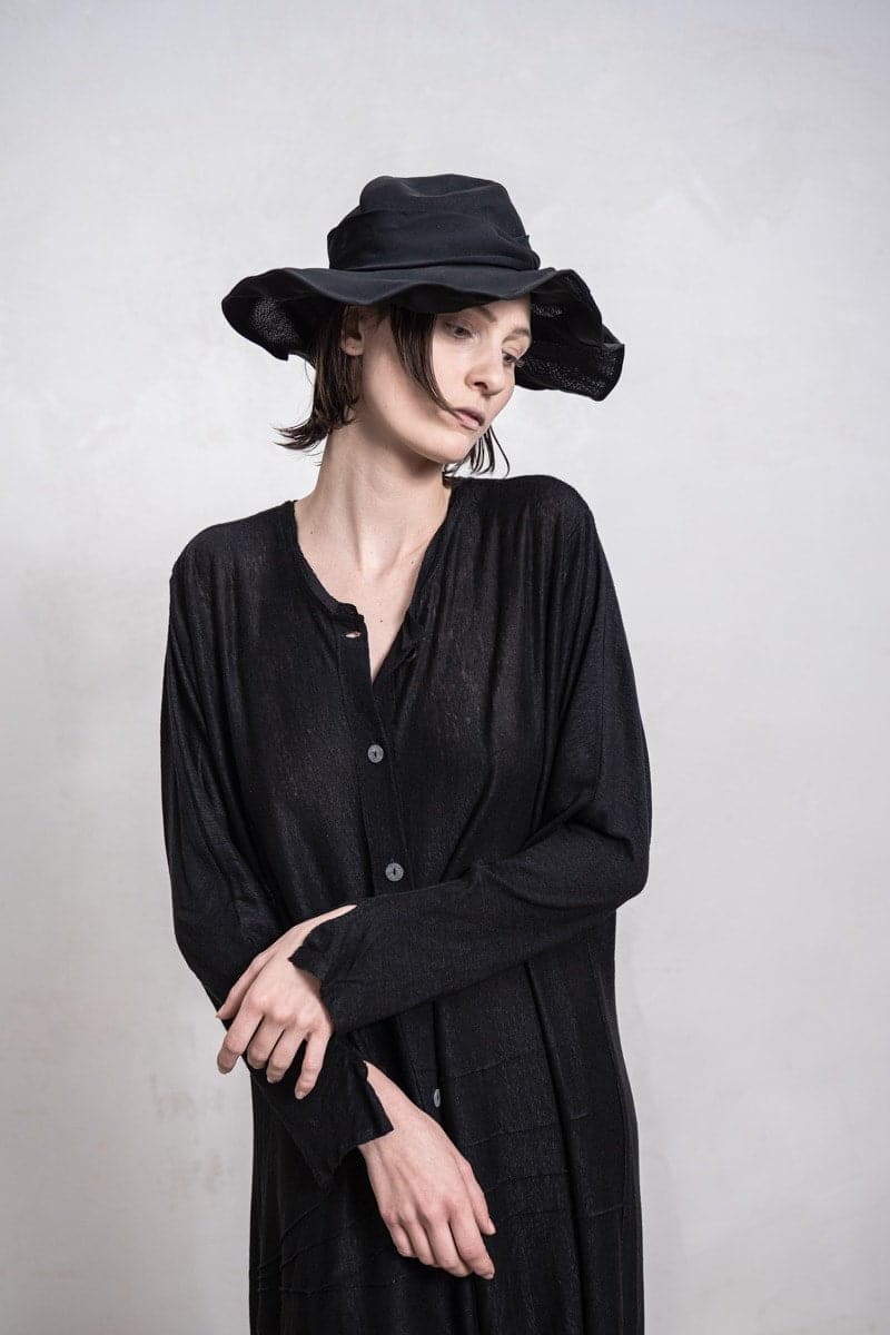 eigensinnig wien | Bassi | Leichtes Kleid und lange Bluse aus Leinen in schwarz