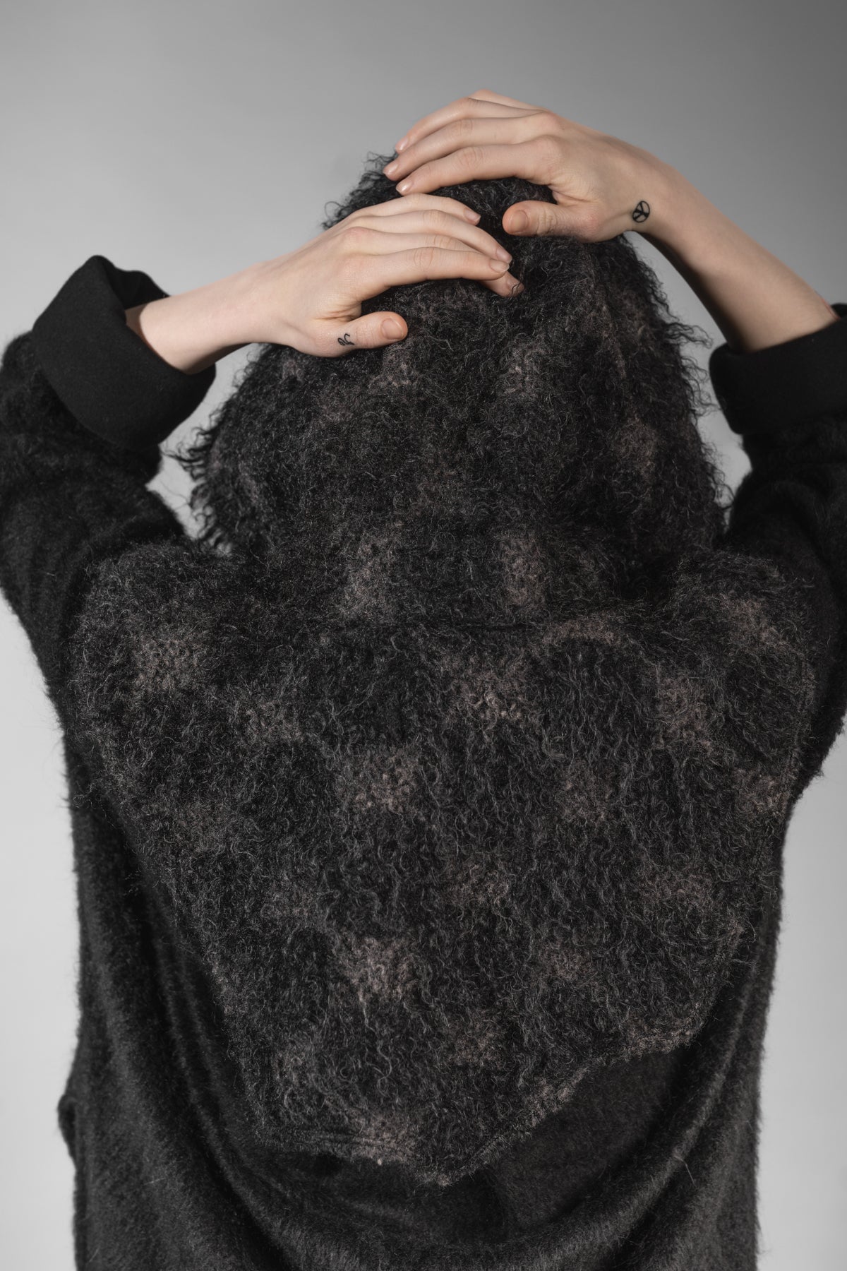eigensinnig wien | Bingen | Ausgefallene Designer Balaclava aus Mohair in Schwarz