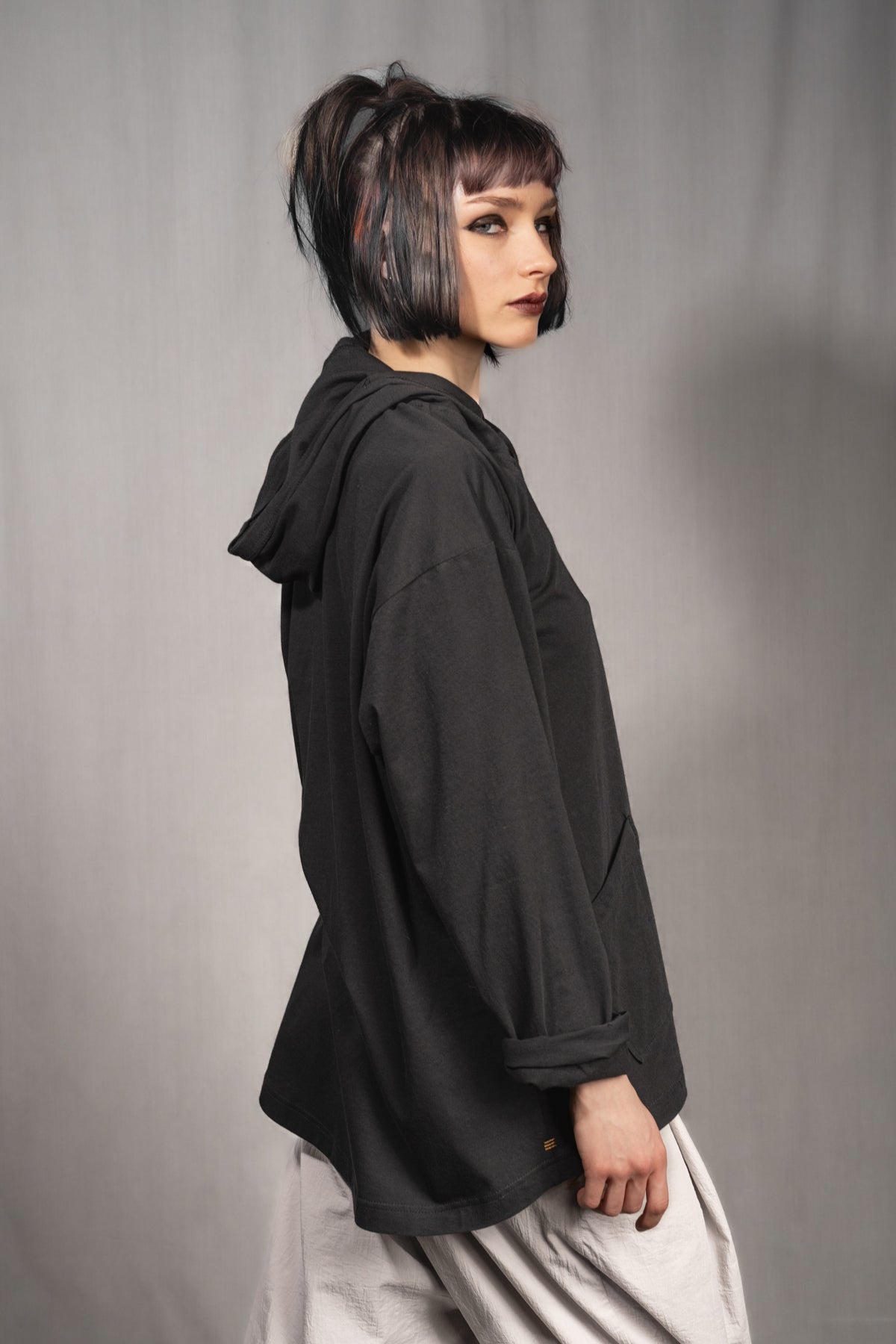 eigensinnig wien | Breed | Schwarzes Designer Hooded Sweatshirt aus Baumwolle