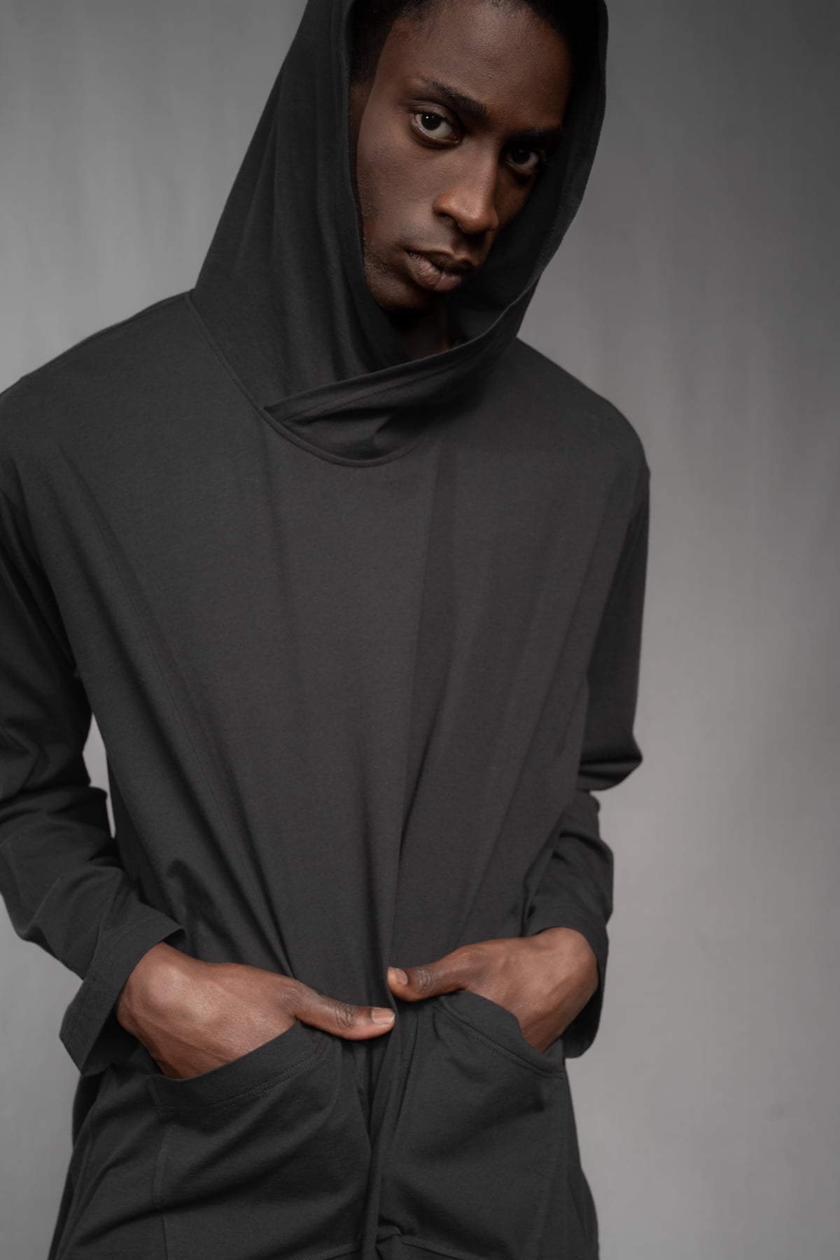 eigensinnig wien | Breed | Schwarzes Designer Hooded Sweatshirt aus Baumwolle