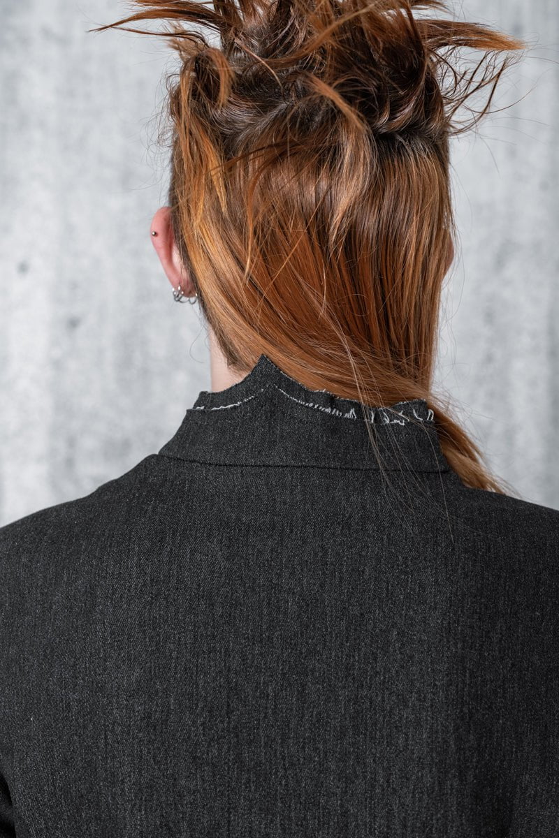 eigensinnig wien | Camus | Außergewöhnliche Jeansjacke für Damen in Grau