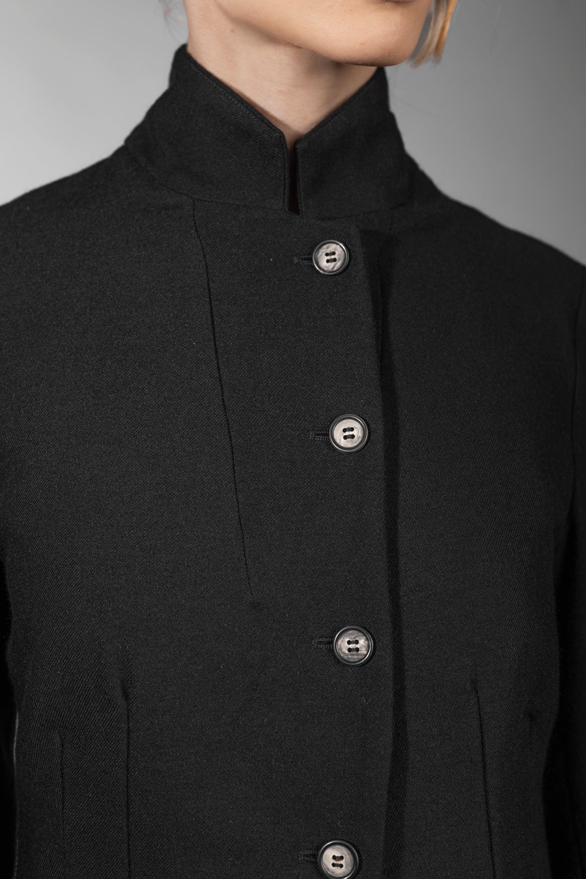 eigensinnig wien | Cardea | Designer Damen Jackenblazer aus schwarzer japanischer Wolle