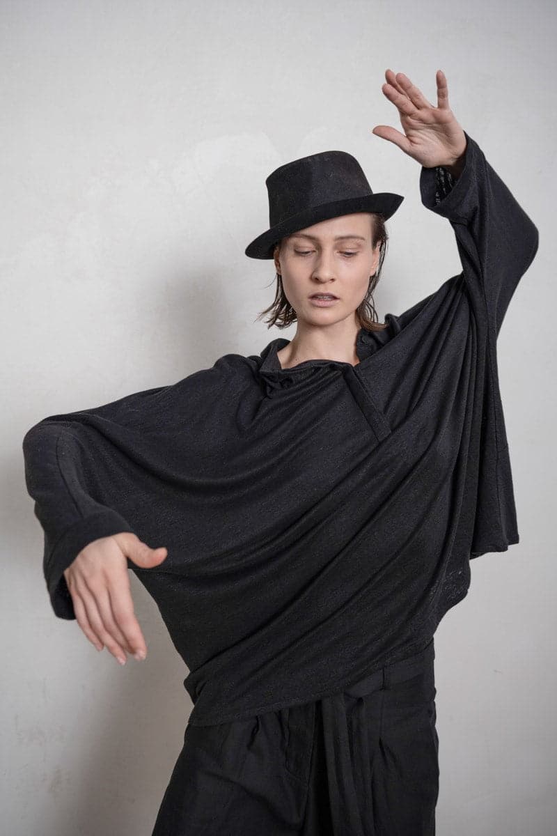 eigensinnig wien | Cicero | Außergewöhnliche Oversize Bluse aus Leinen in Schwarz