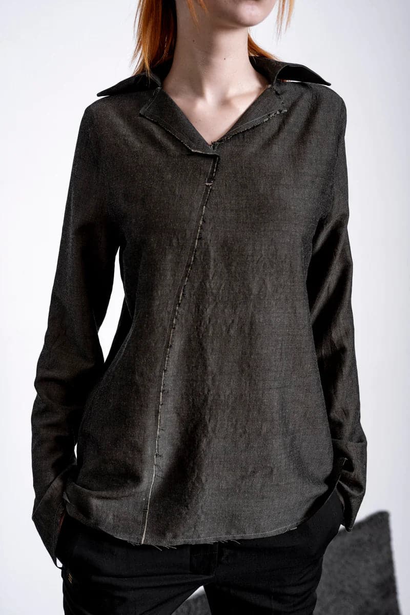 eigensinnig Wien | Colette | Extravagantes, elegantes Damentop in Braun