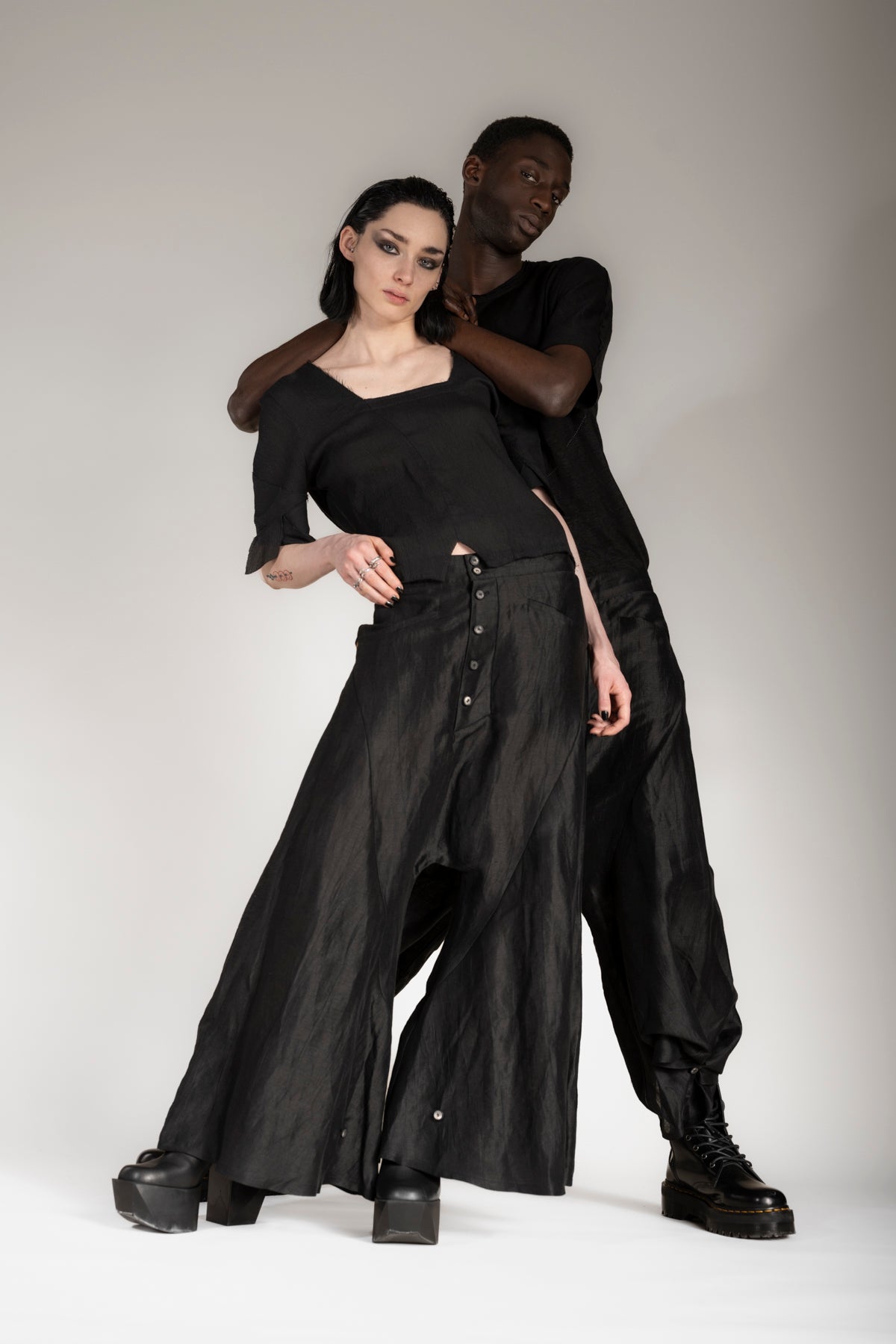 eigensinnig wien | Coltrane | Extravagante Leinen Culotte in Schwarz