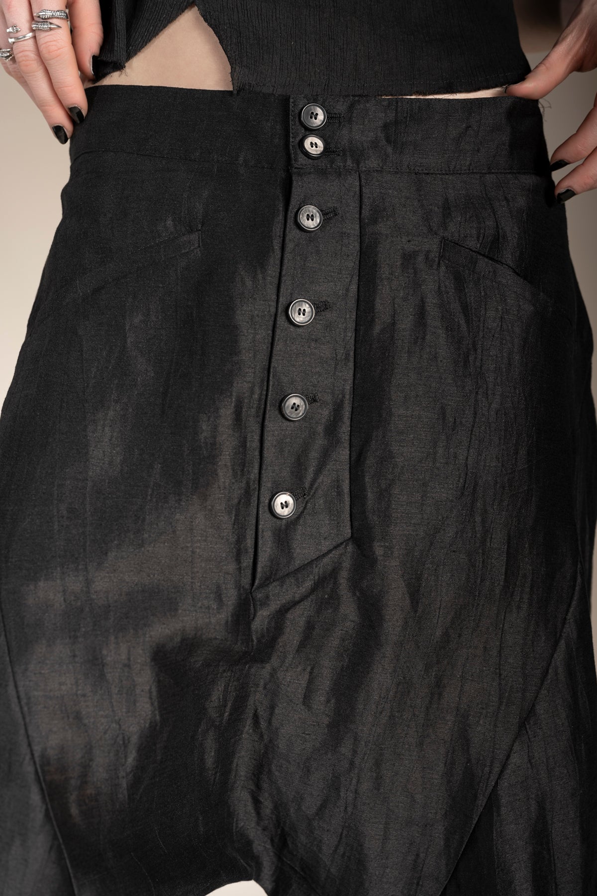 eigensinnig wien | Coltrane | Extravagante Leinen Culotte in Schwarz
