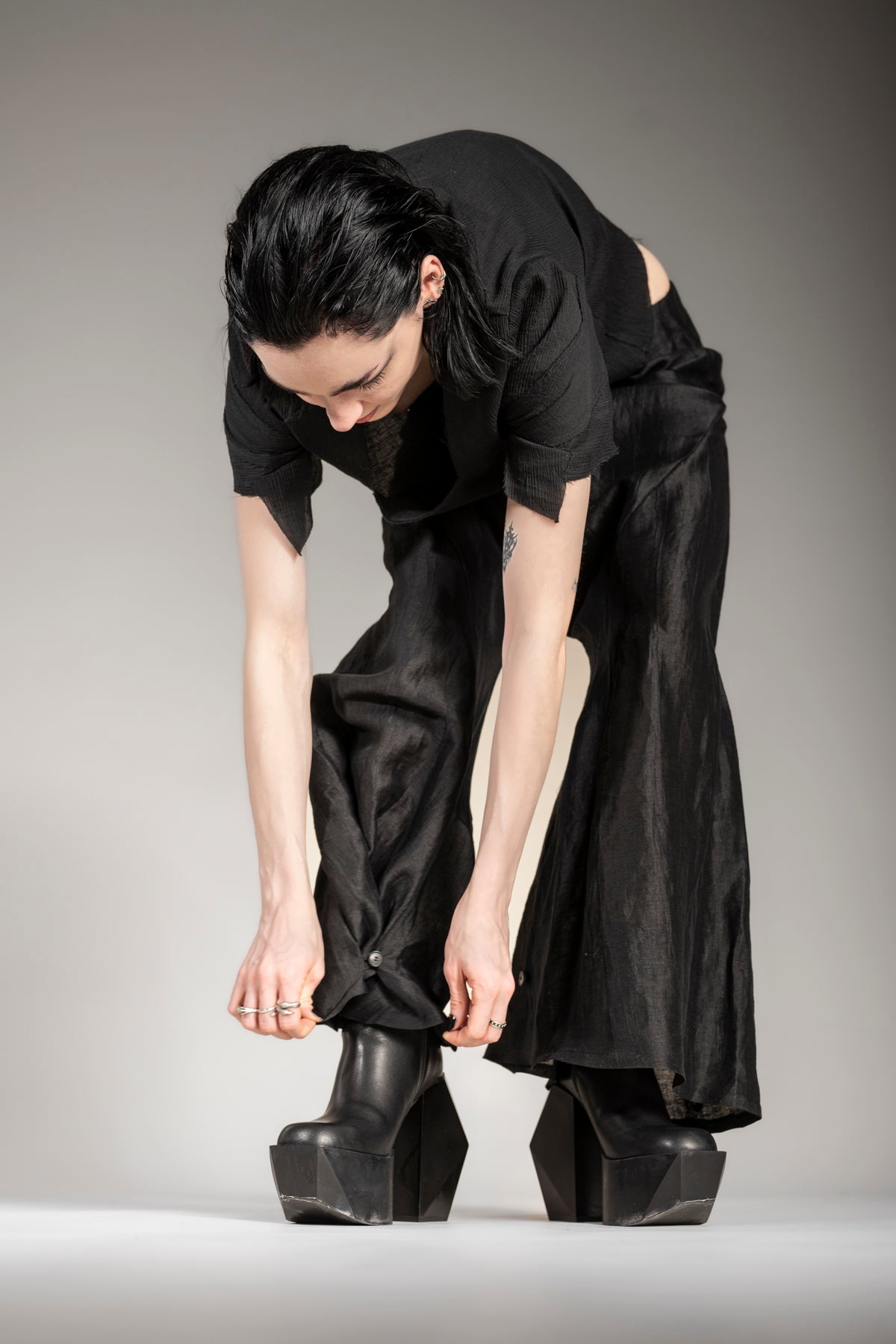 eigensinnig wien | Coltrane | Extravagante Leinen Culotte in Schwarz