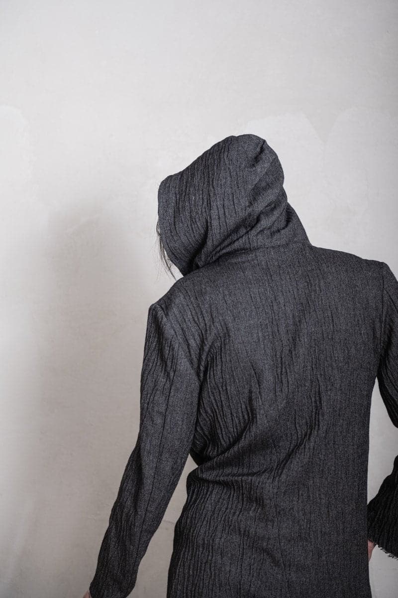 eigensinnig wien | Comte | Außergewöhnlicher Mantel für Herren aus Wolle mit großer Kapuze in grau