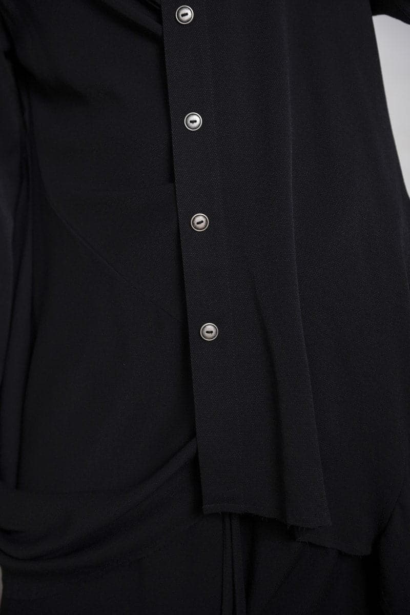 eigensinnig wien | Dante | Extravagante Damenjacke mit ungewöhnlichen Details aus weichem Rayon in schwarz