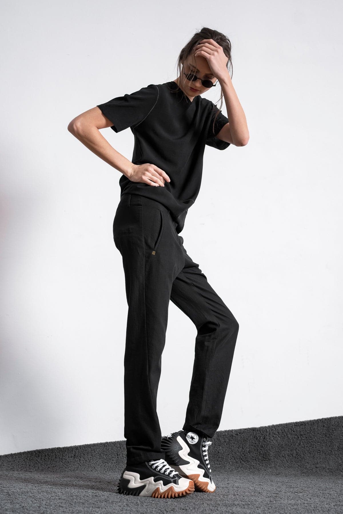 eigensinnig wien | Didion | Schwarze, elegante Damenhose mit schmalem Bein aus Baumwolle