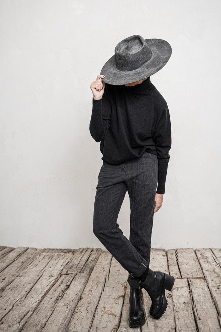 eigensinnig wien |  Didion | Slim Fit Damenhose aus leichtem Leinen in anthrazit