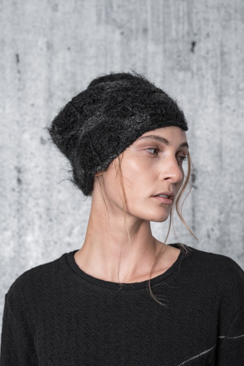 eigensinnig wien | Ehrenfels | Ausgefallener Mohair Beanie in Schwarz