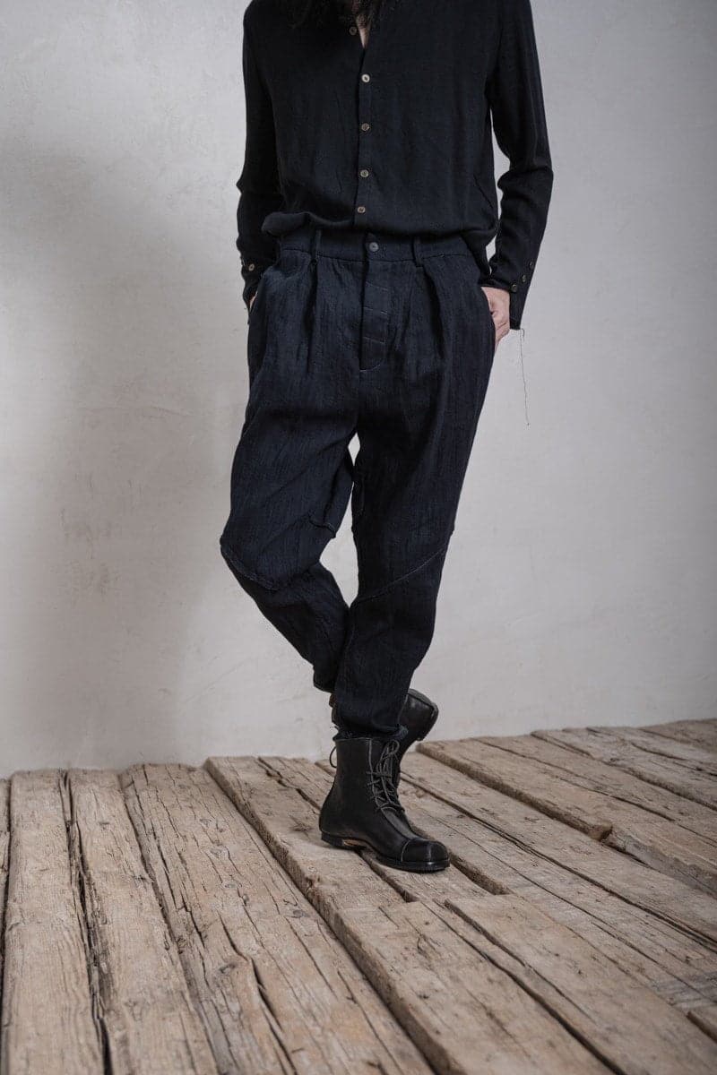eigensinnig wien | Epikur | Spezielle Low Crotch Hose für Herren aus Baumwolle in schwarz