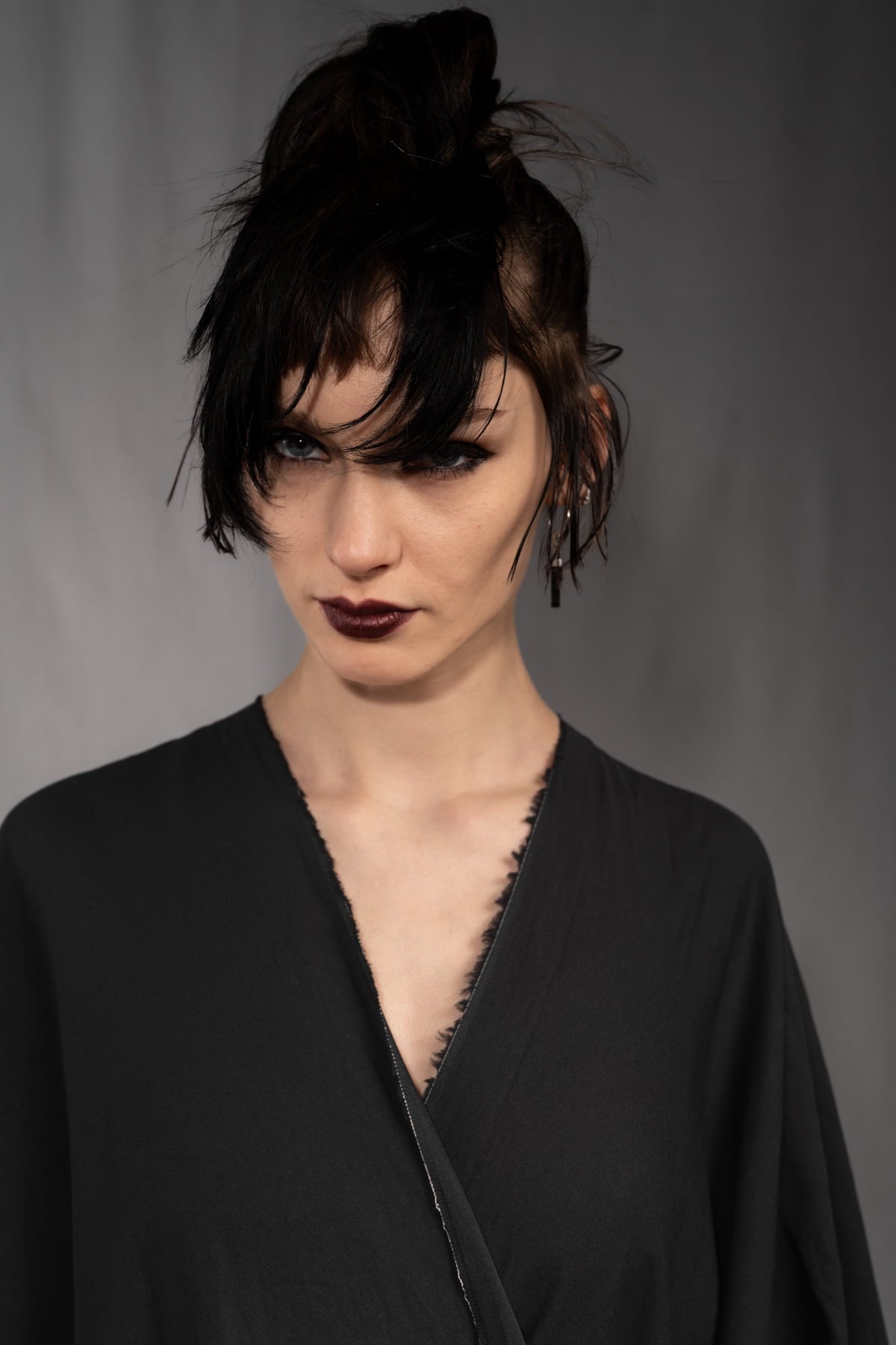 eigensinnig wien | Fama | Architektonischer Designer Cape Mantel aus leichter Baumwolle