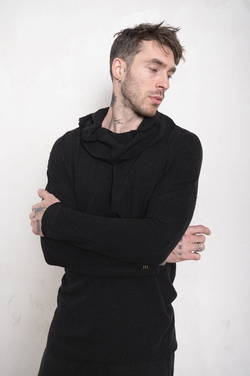 eigensinnig wien | Flaubert | Ungewöhnlicher Sommerpullover mit speziellem Kragen schwarz