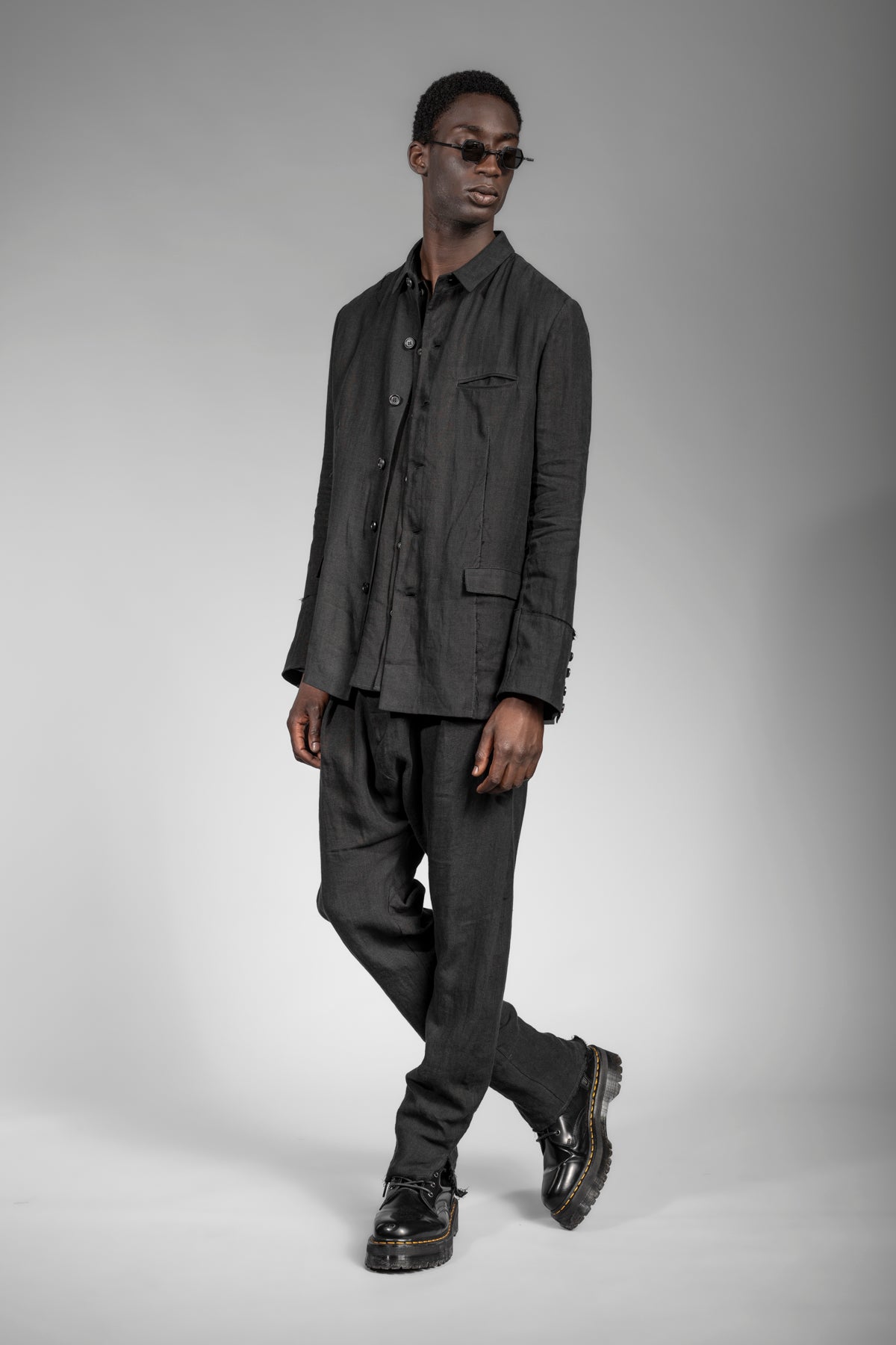 eigensinnig wien | GoePop | Schwarzer Leinen Anzug für Herren