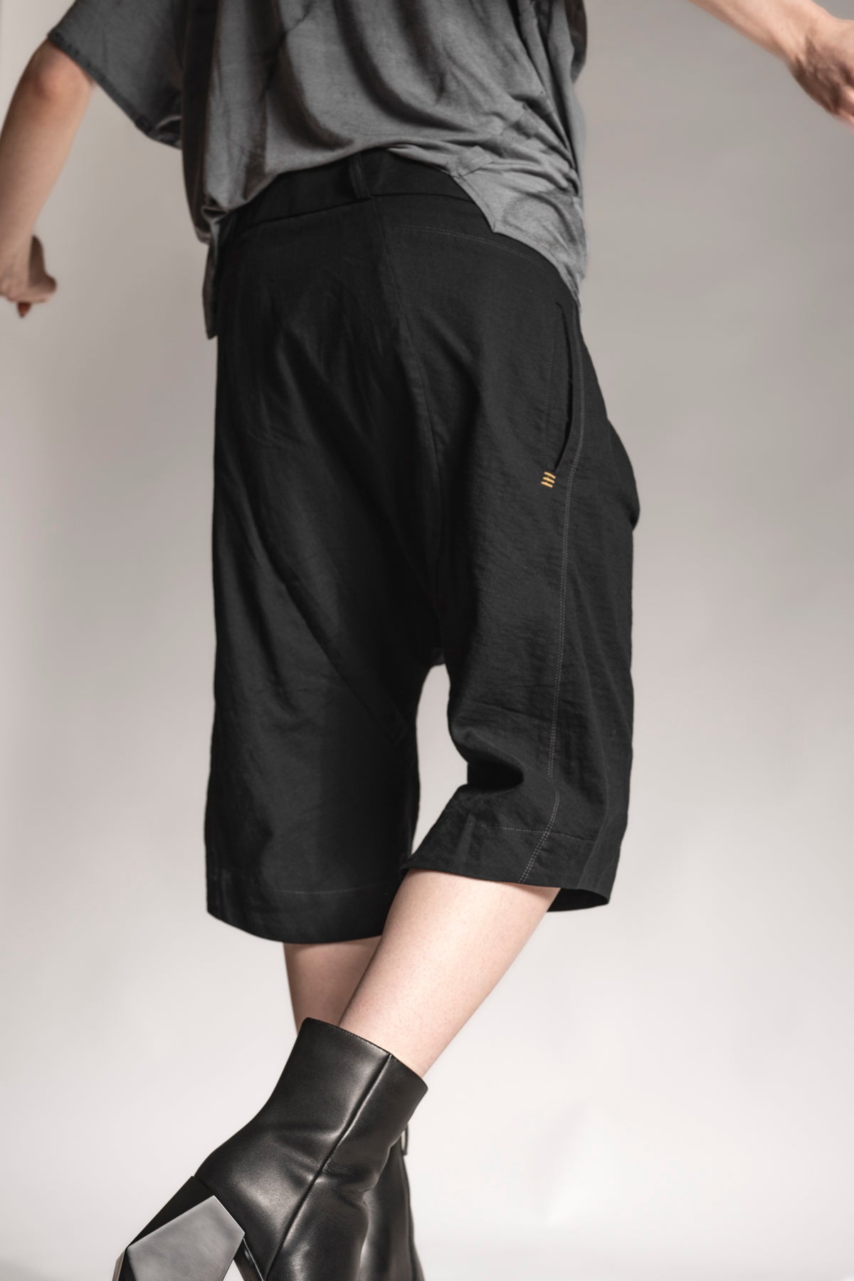 eigensinnig wien | Goethe | Bermuda Shorts für Herren und Damen in Schwarz