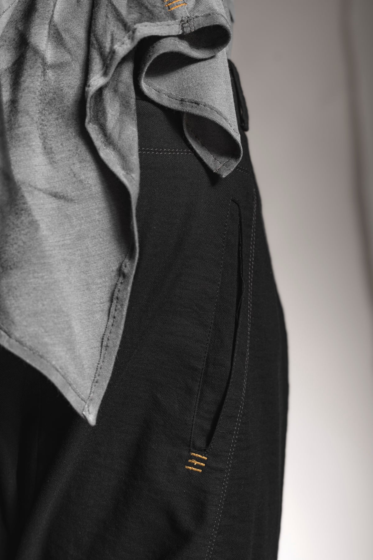 eigensinnig wien | Goethe | Bermuda Shorts für Herren und Damen in Schwarz