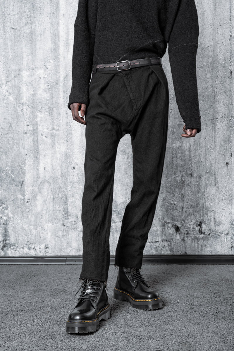 eigensinnig wien | Goethe | Raffinierte Herren Wollhose mit tiefem Schritt in Schwarz