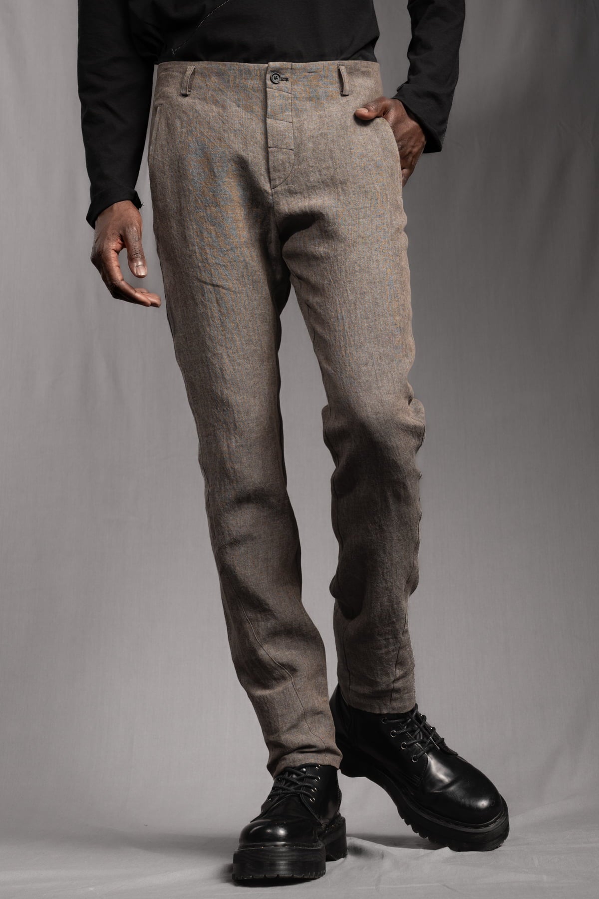 eigensinnig wien | Gropius | Designer Slim-Fit-Chinohose für Herren aus Leinen