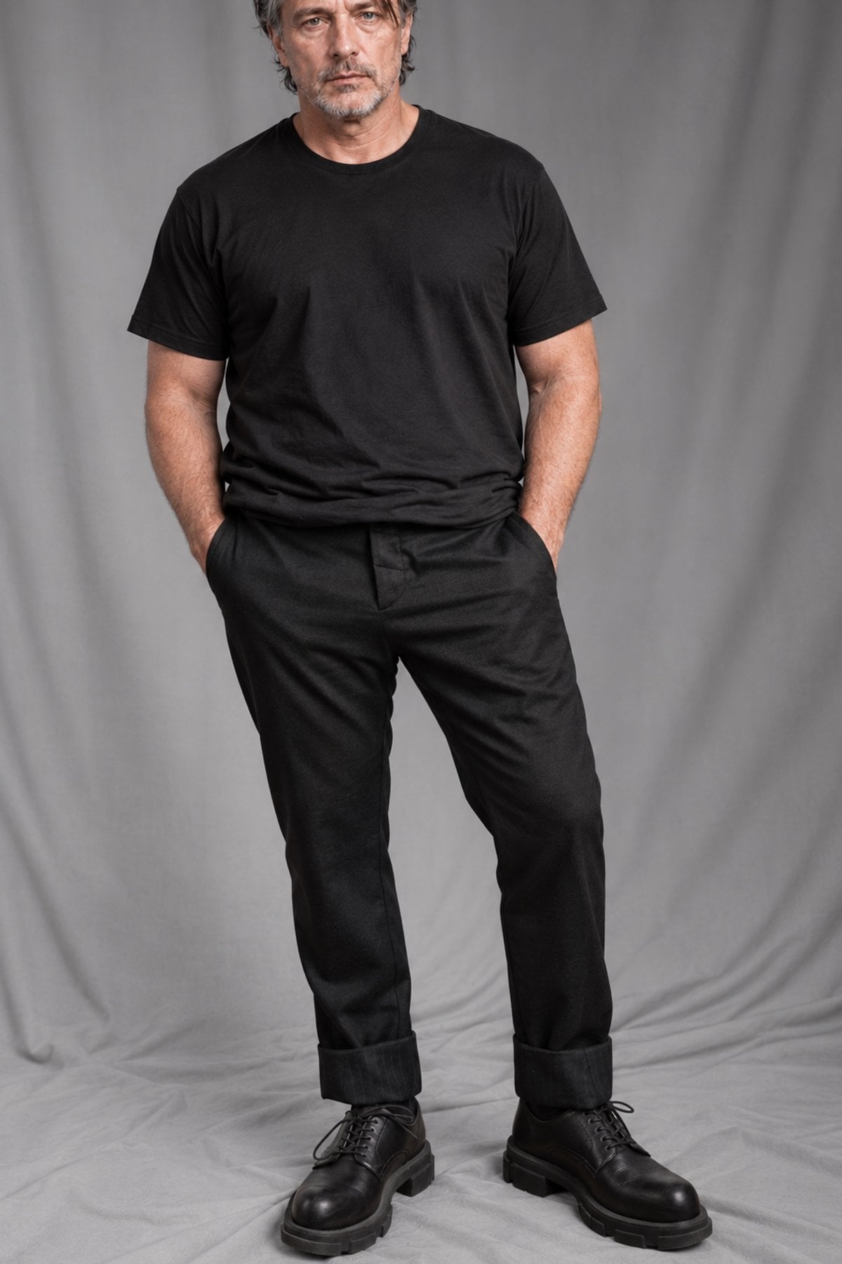 eigensinnig wien | Gropius | Elegante schwarze Anzugshose für Herren in Regular Fit aus hochwertiger Woll-Flanell