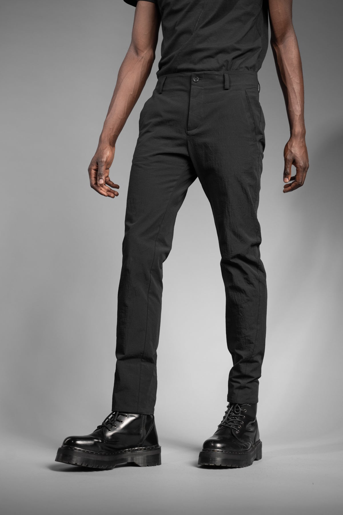 eigensinnig wien | Gropius | Elegante, schwarze Designer Herren-Chino Hose aus japanischer Baumwolle
