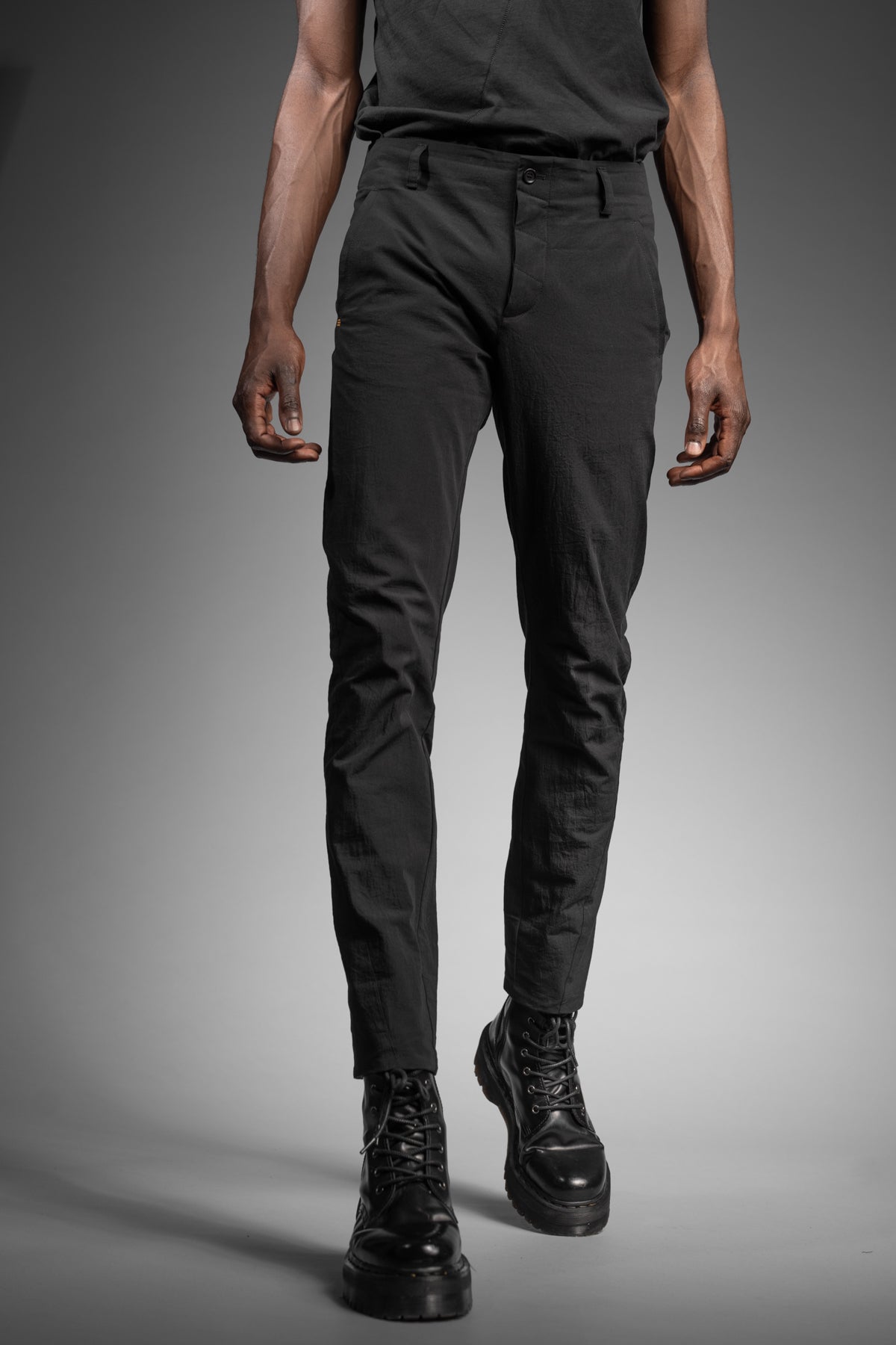 eigensinnig wien | Gropius | Elegante, schwarze Designer Herren-Chino Hose aus japanischer Baumwolle