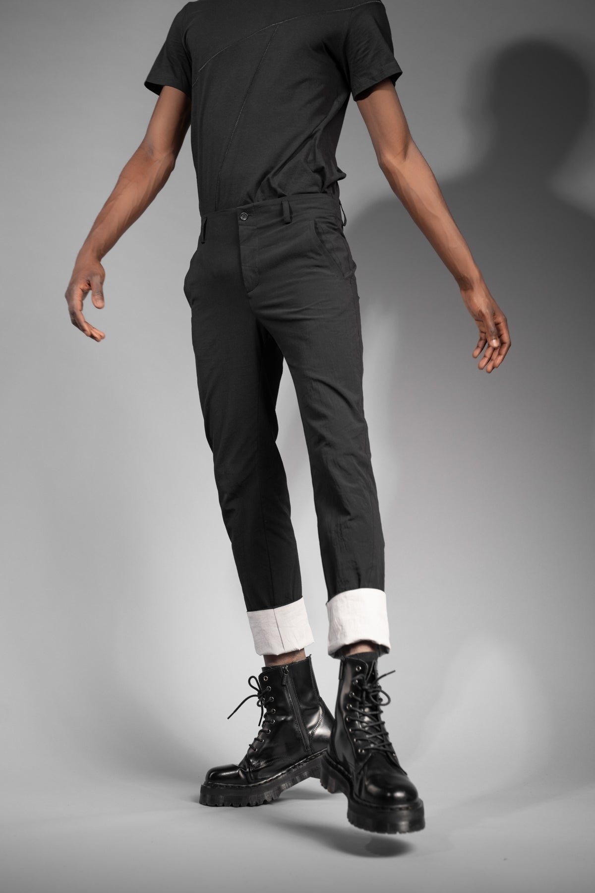 eigensinnig wien | Gropius | Elegante, schwarze Designer Herren-Chino Hose aus japanischer Baumwolle