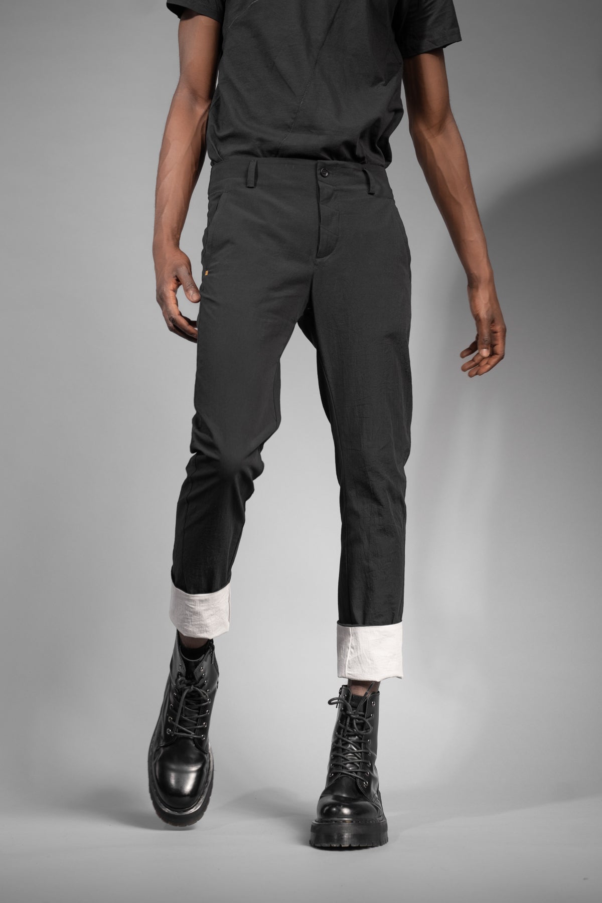 eigensinnig wien | Gropius | Elegante, schwarze Designer Herren-Chino Hose aus japanischer Baumwolle