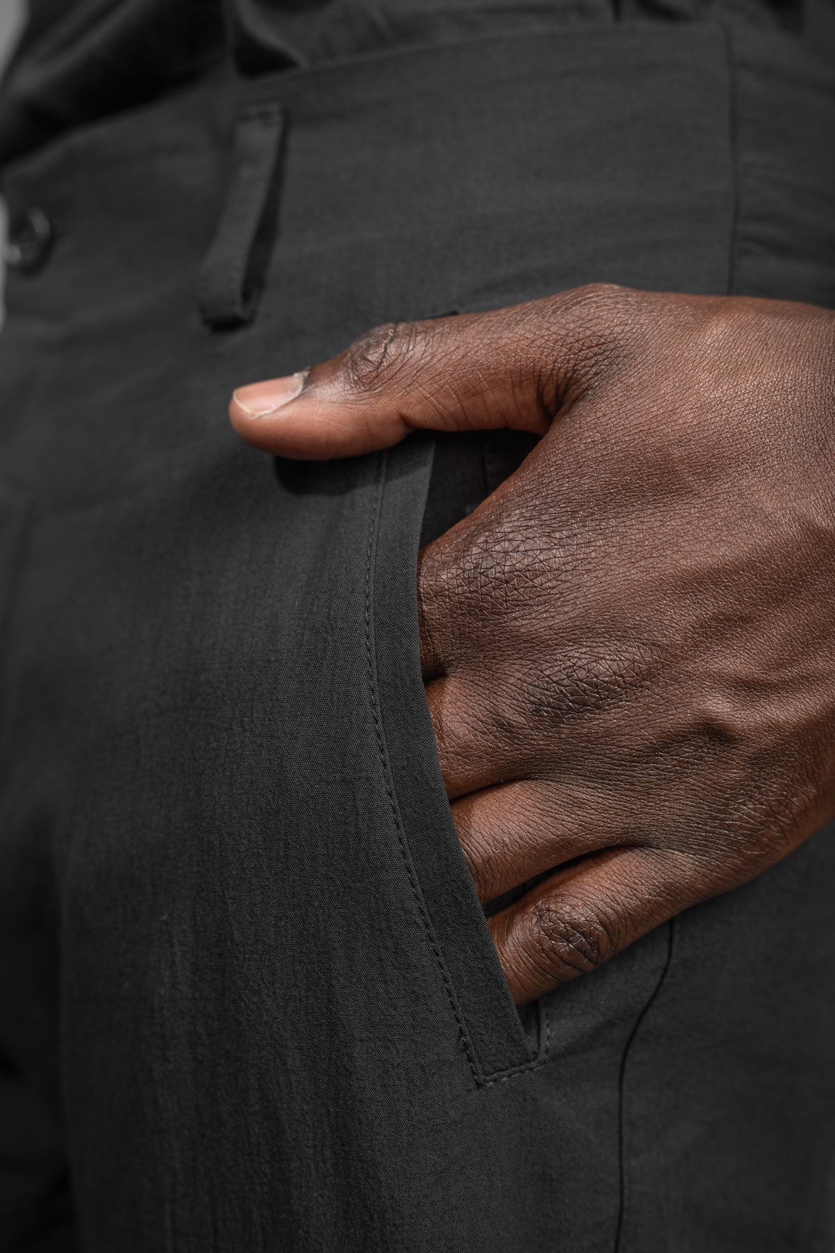 eigensinnig wien | Gropius | Elegante, schwarze Designer Herren-Chino Hose aus japanischer Baumwolle