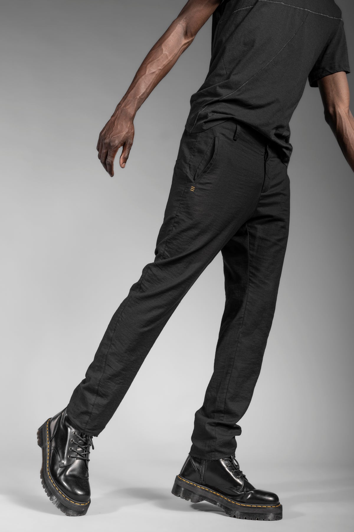eigensinnig wien | Gropius | Leichte Designer Chino Hose für Herren in Schwarz