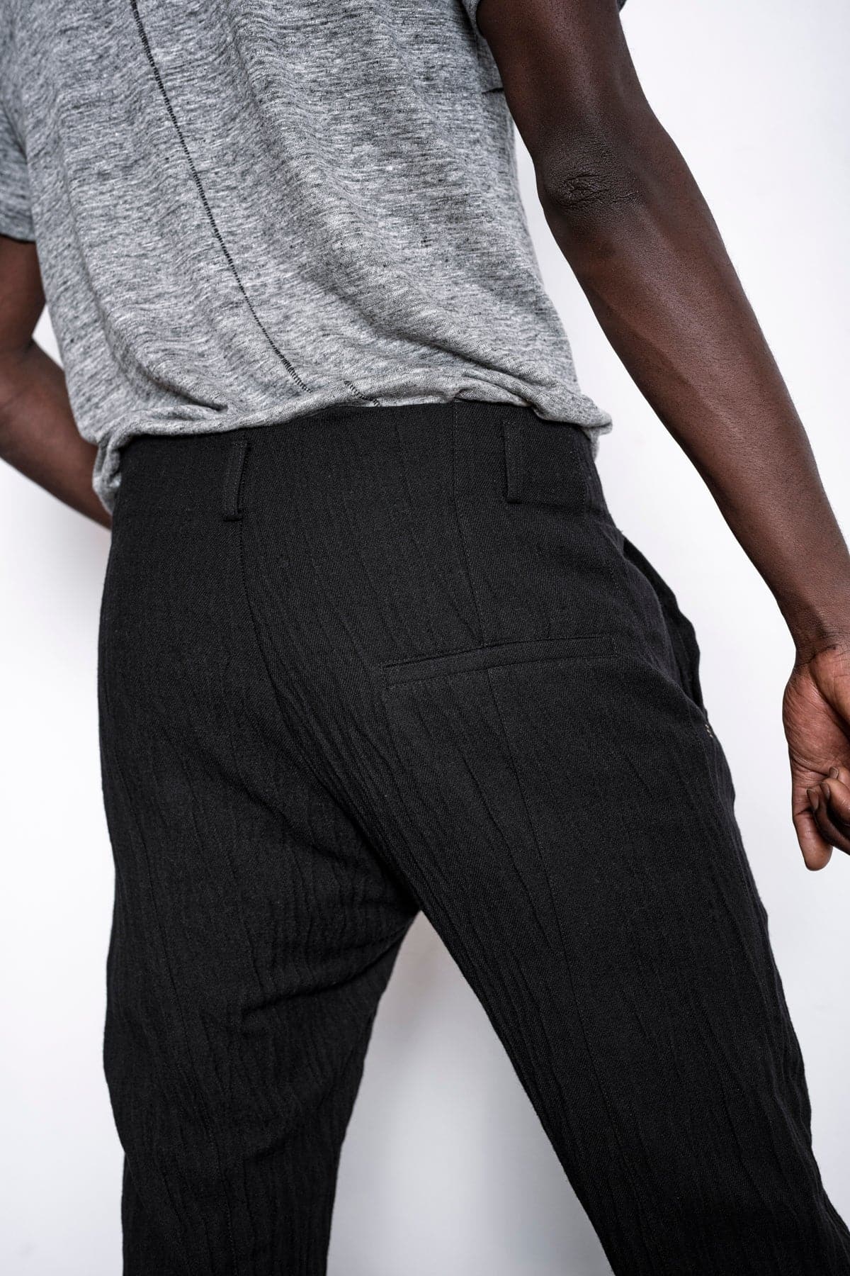 eigensinnig wien | Gropius | Schwarze Slim Fit Chinohose für Herren aus Wolle