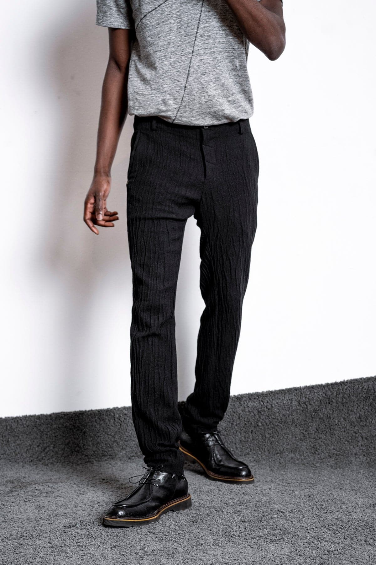eigensinnig wien | Gropius | Schwarze Slim Fit Chinohose für Herren aus Wolle