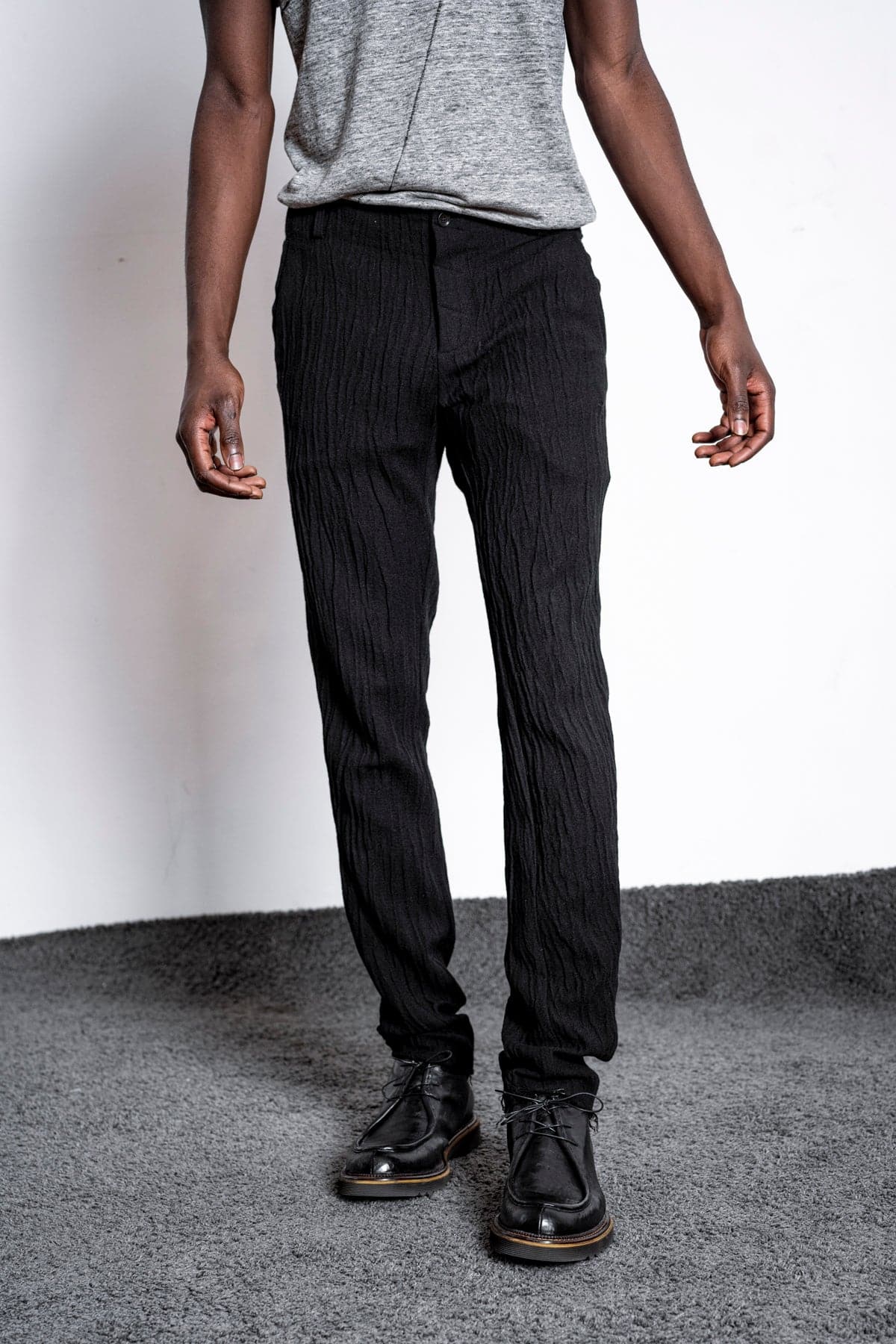 eigensinnig wien | Gropius | Schwarze Slim Fit Chinohose für Herren aus Wolle