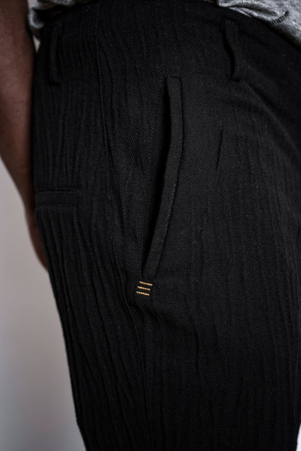 eigensinnig wien | Gropius | Schwarze Slim Fit Chinohose für Herren aus Wolle