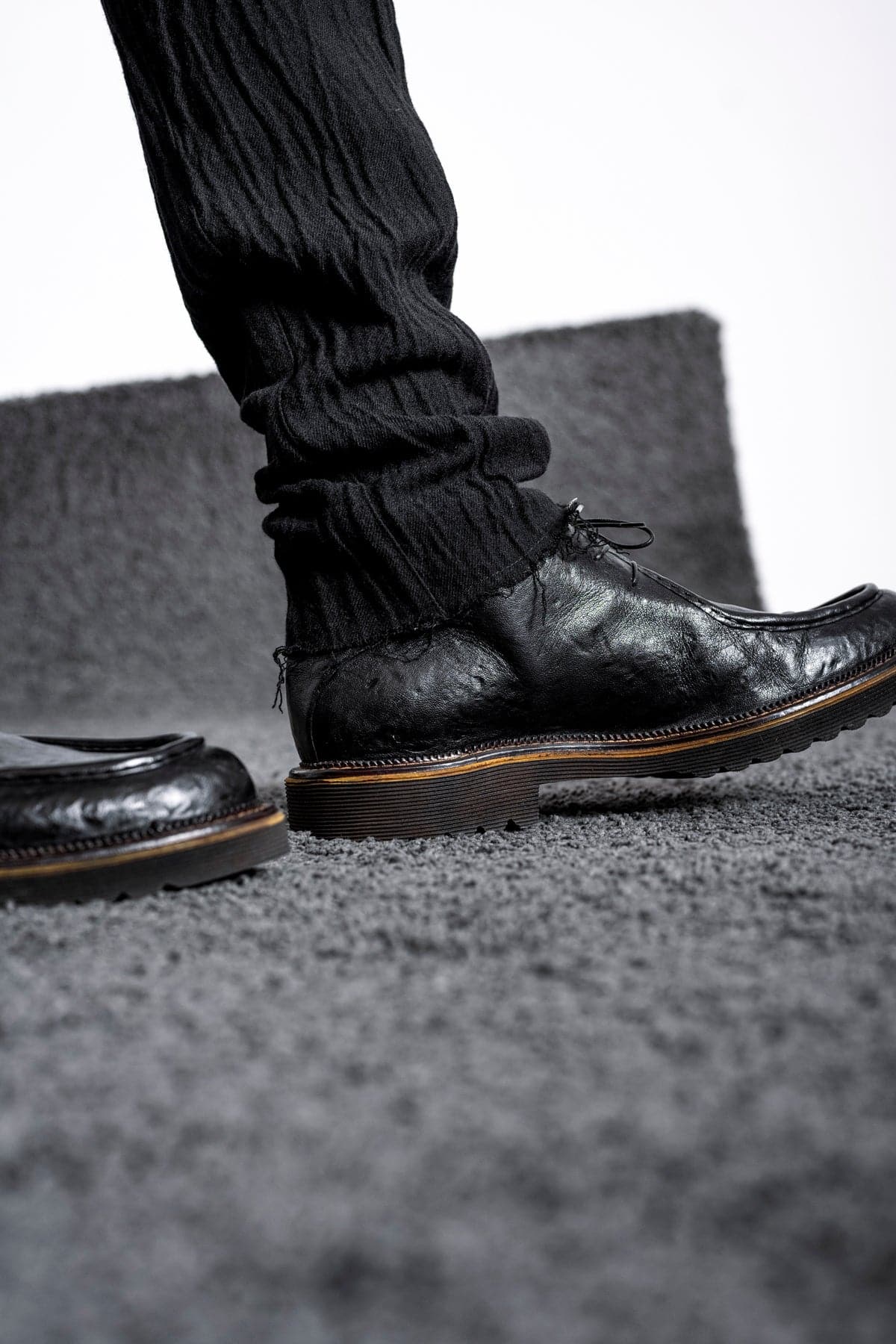 eigensinnig wien | Gropius | Schwarze Slim Fit Chinohose für Herren aus Wolle