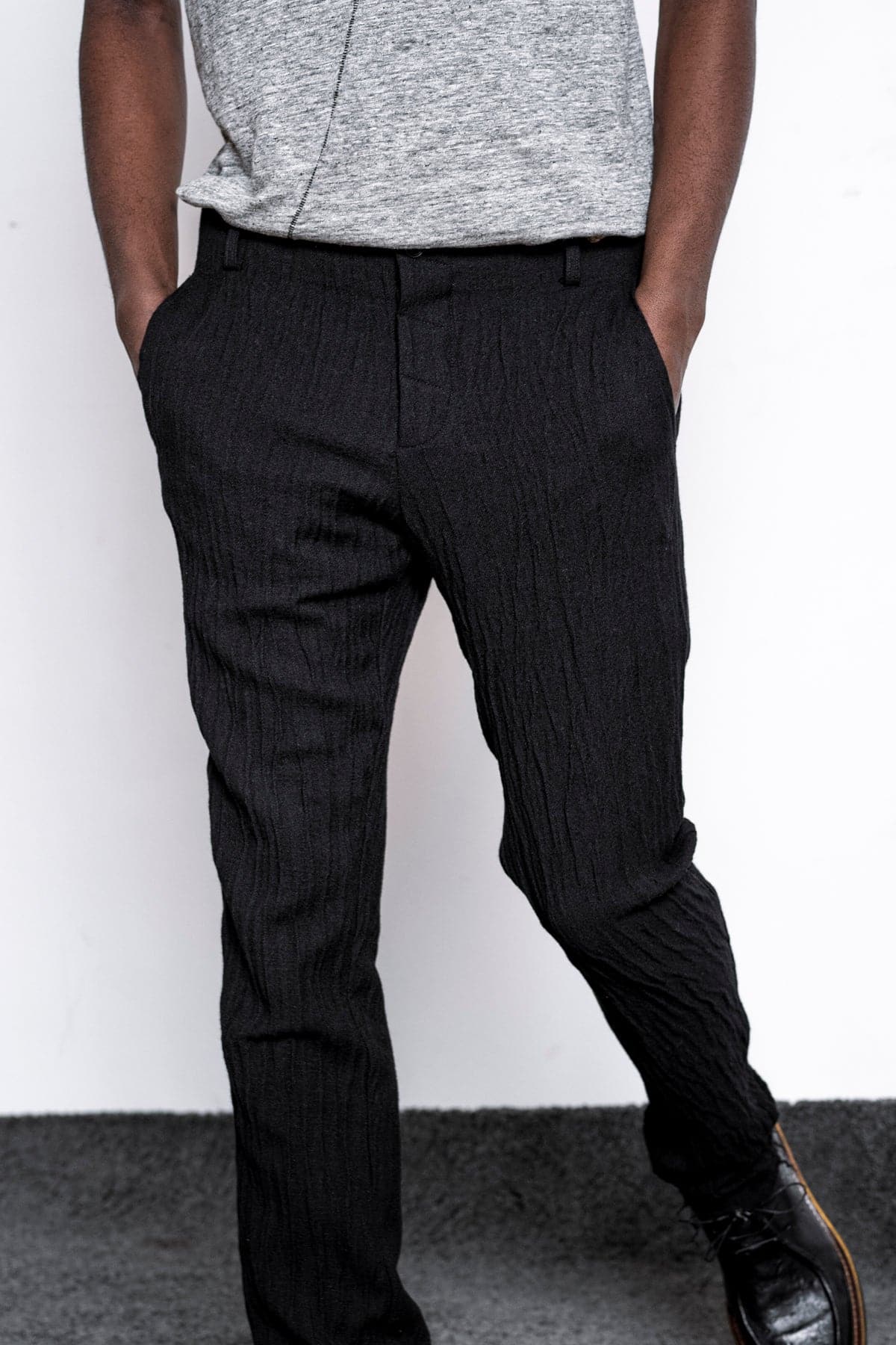 eigensinnig wien | Gropius | Schwarze Slim Fit Chinohose für Herren aus Wolle