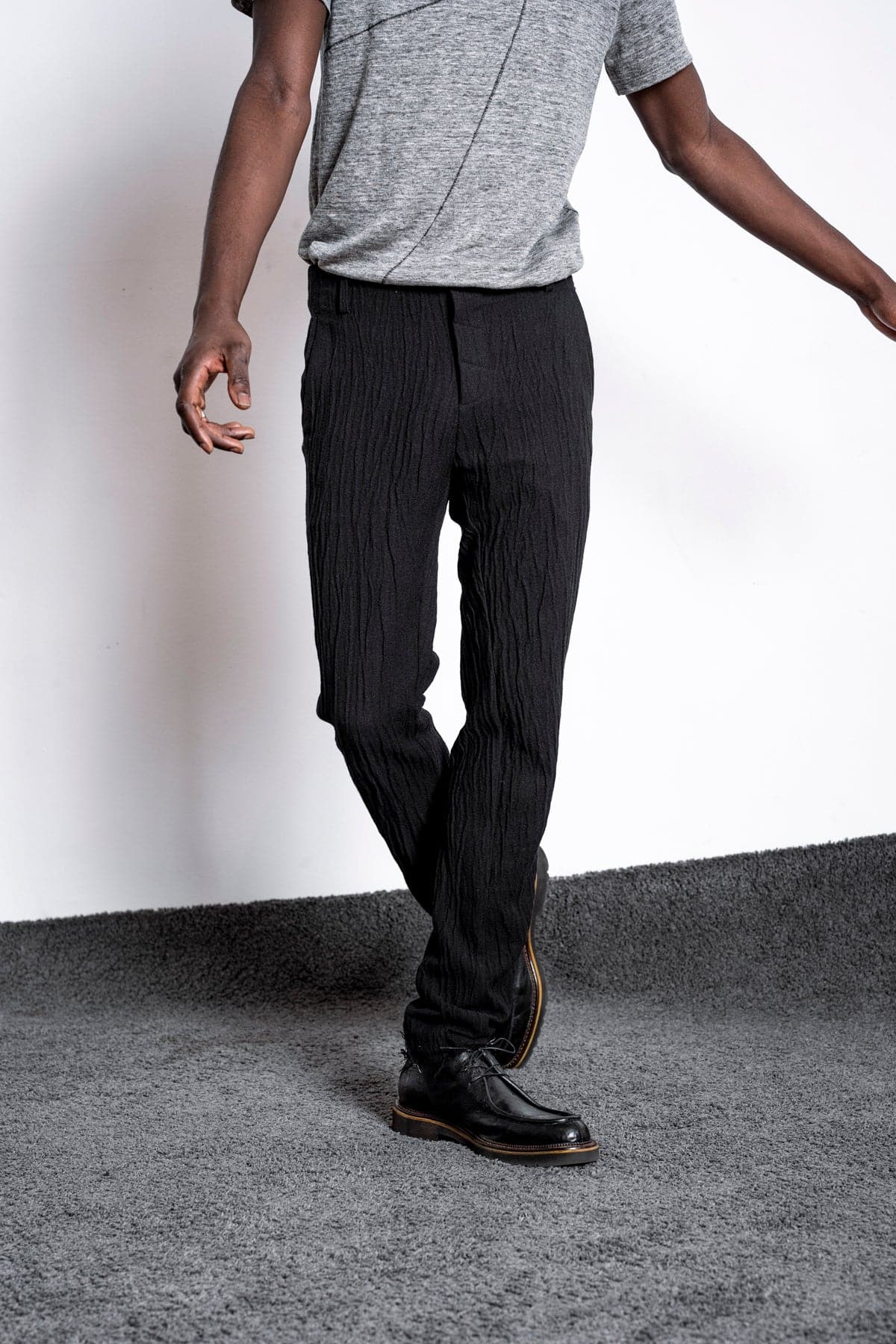 eigensinnig wien | Gropius | Schwarze Slim Fit Chinohose für Herren aus Wolle