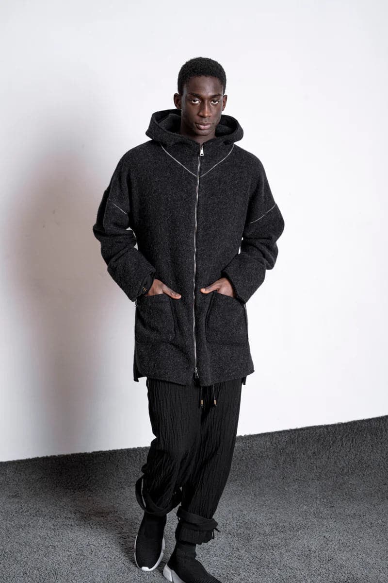 eigensinnig wien | Hades | Alpakamantel für Damen und Herren für den Winter im Oversize Design in schwarz