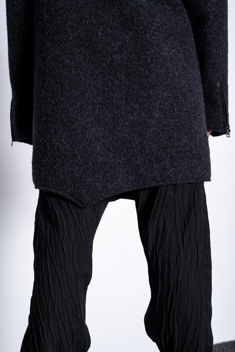 eigensinnig wien | Hades | Alpakamantel für Damen und Herren für den Winter im Oversize Design in schwarz