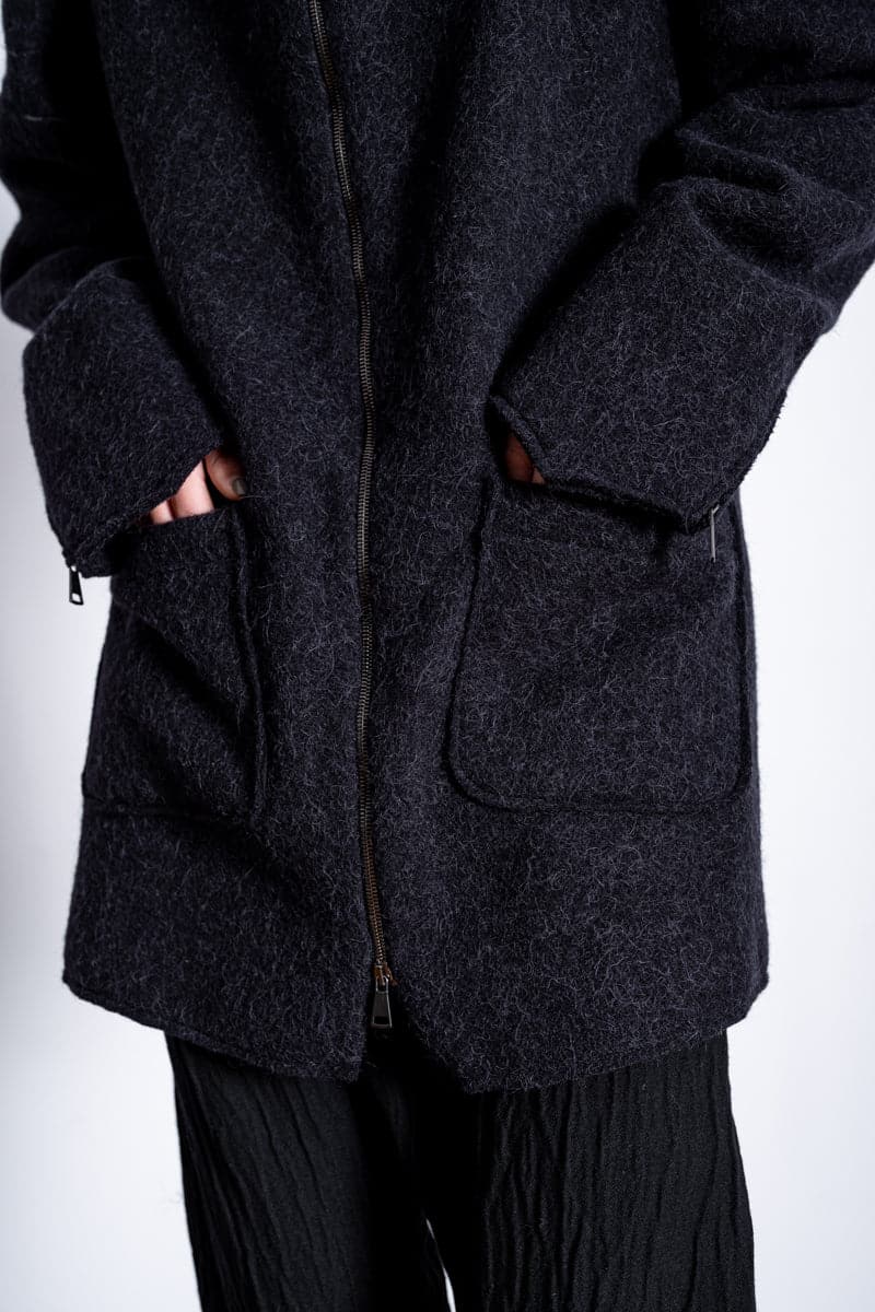eigensinnig wien | Hades | Alpakamantel für Damen und Herren für den Winter im Oversize Design in schwarz