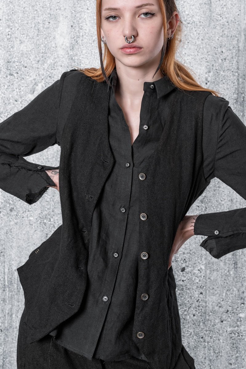 eigensinnig wien | Heller | Woll-Anzugweste für Damen in Schwarz im Winter